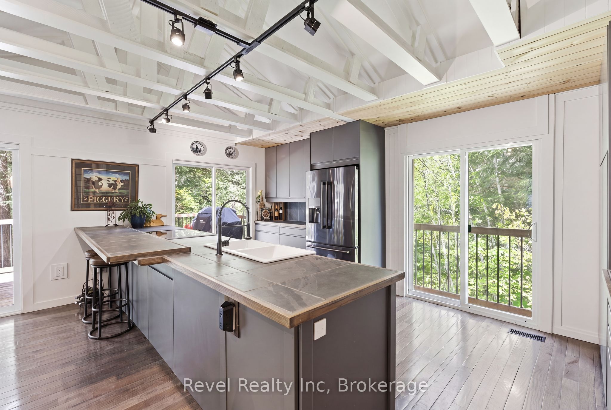 22 Camp Road, McKellar, ON P2A 0B4