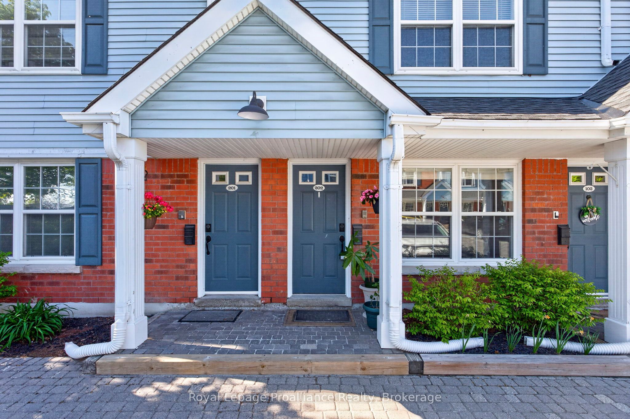 182 D'arcy Street C202, Cobourg, ON K9A 5H9 photo 2