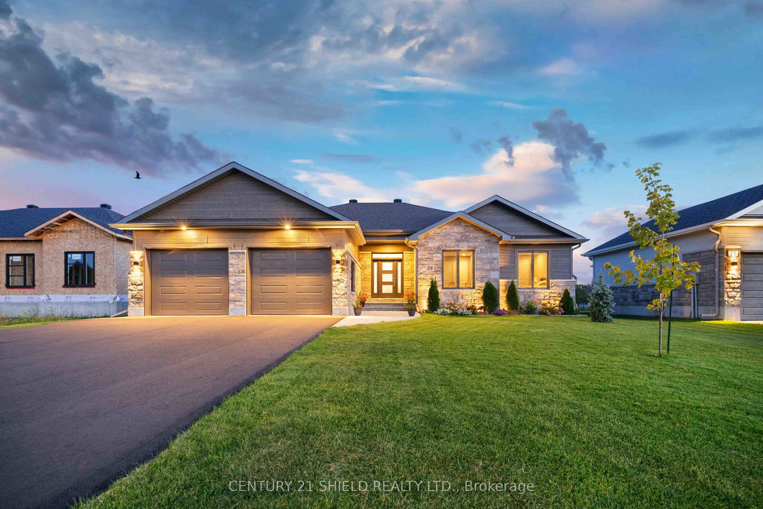 29 Whitetail Avenue, South Stormont, ON K0C 1P0 photo 2