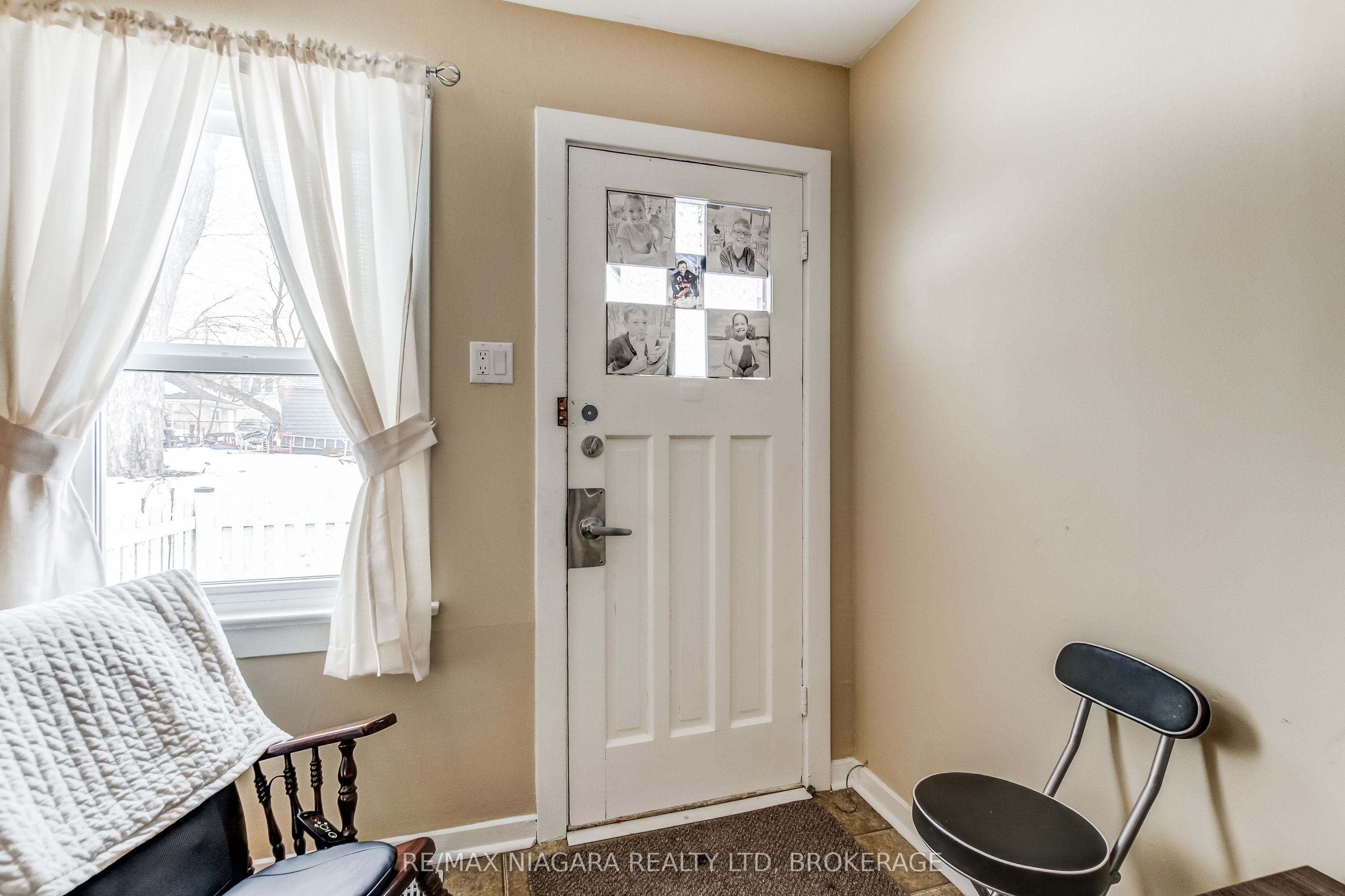 8 Catharine Street, Port Colborne, ON L3K 4J6 photo 3