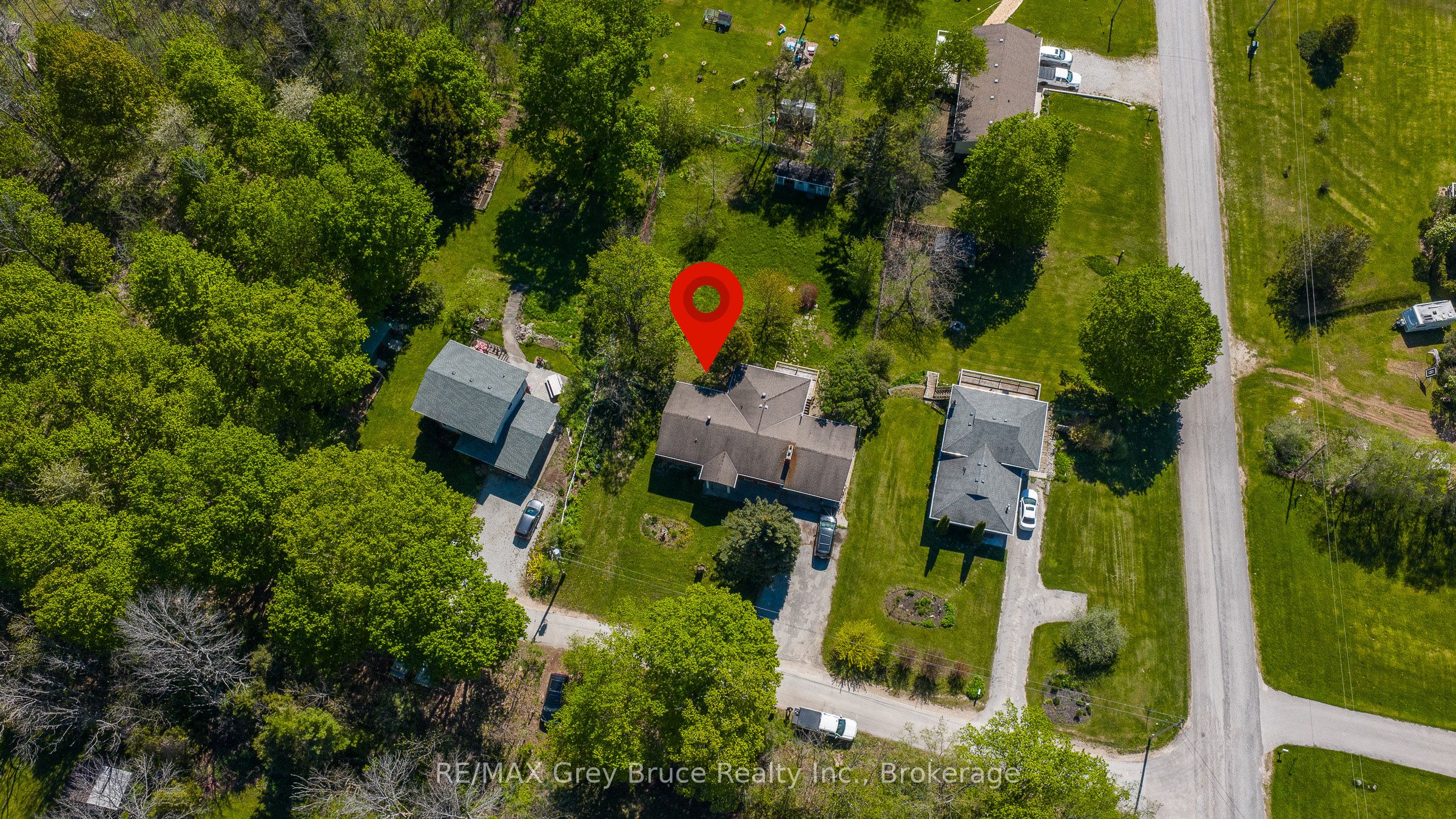105 Maple Grove Lane, Georgian Bluffs, ON N4K 0G2 photo 5