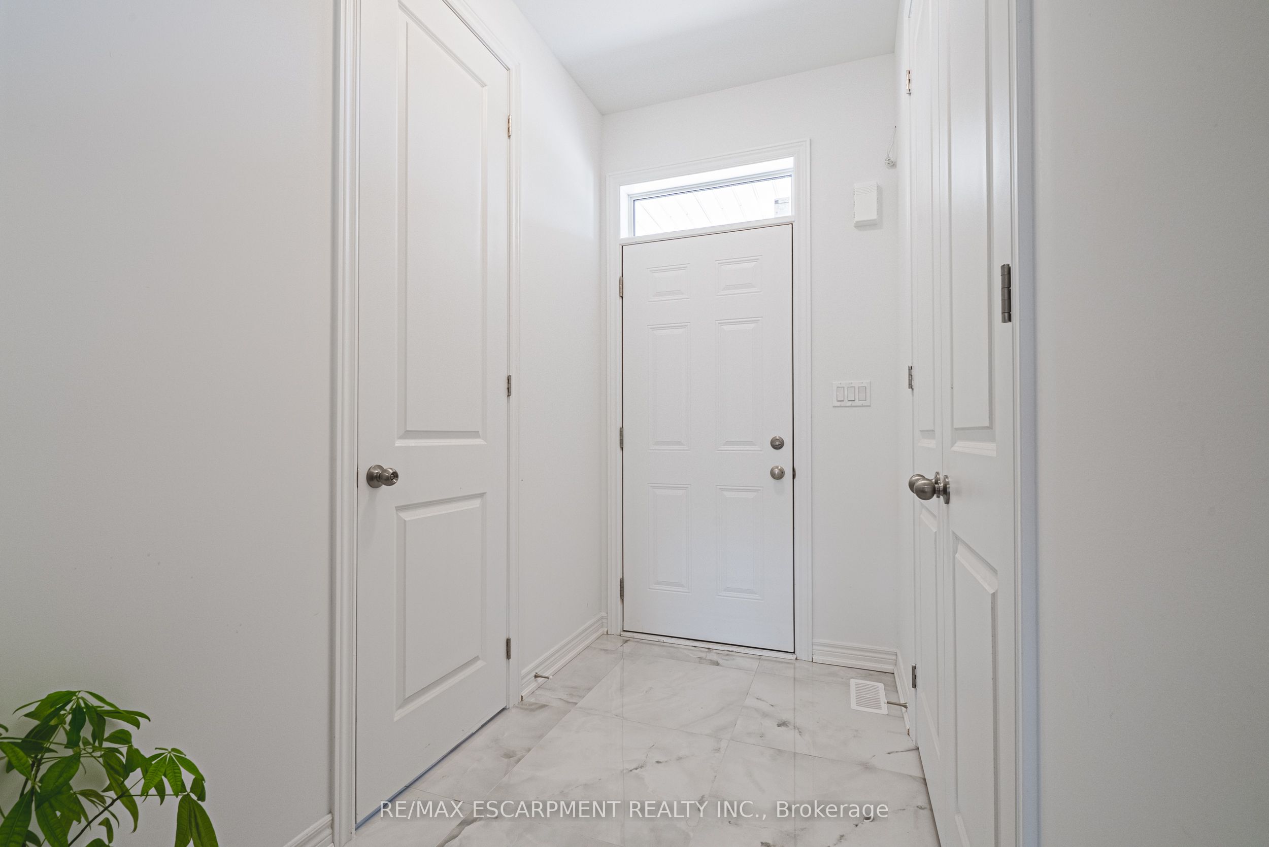 11 DAVINCI Boulevard, Hamilton, ON L9B 1B7 photo 3