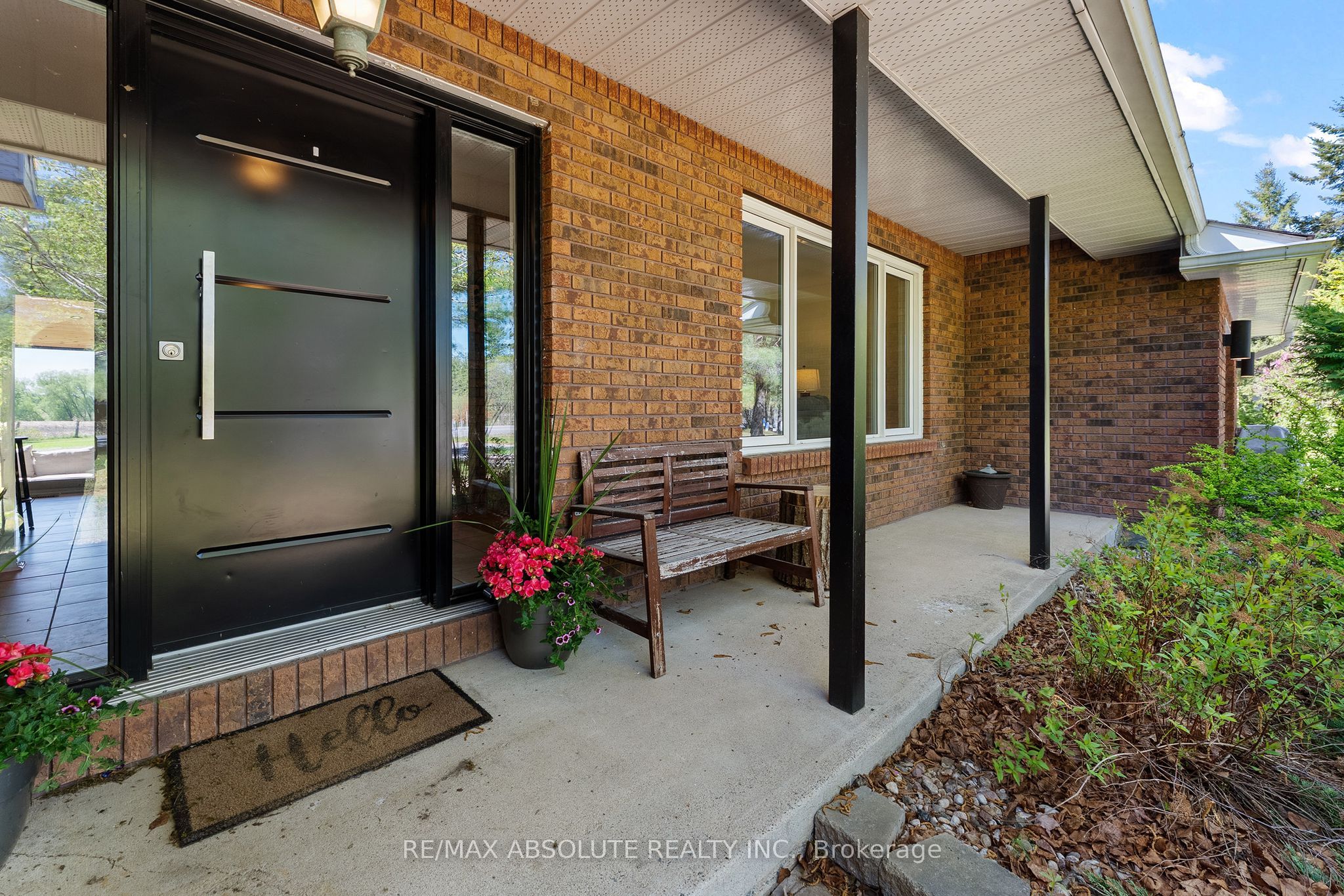 213 Calabogie Road, McNab/Braeside, ON K7S 3G8 photo 3