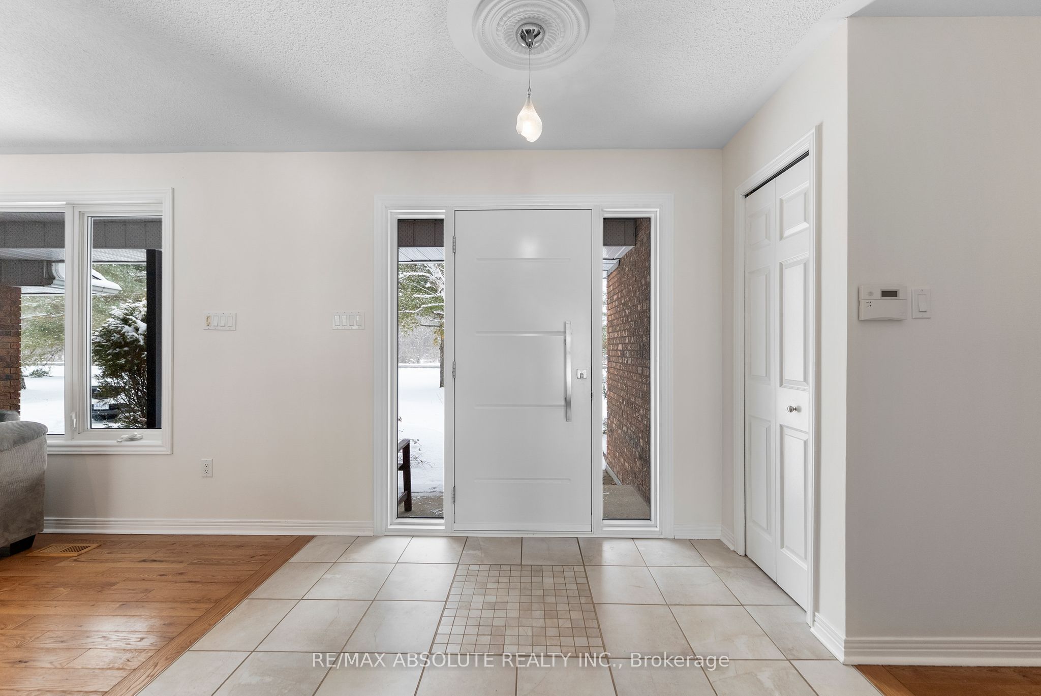 213 Calabogie Road, McNab/Braeside, ON K7S 3G8 photo 4