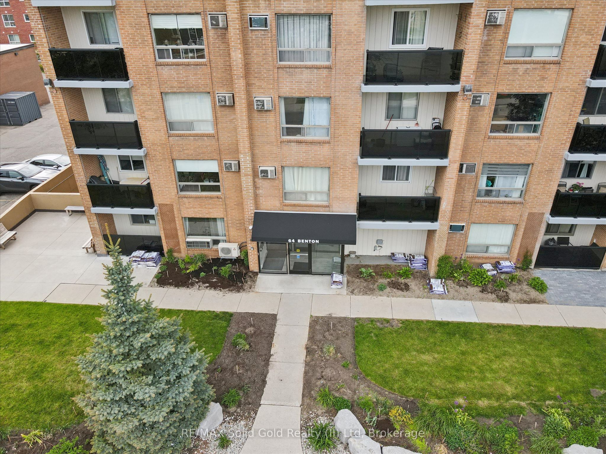 64 Benton Street 304, Kitchener, ON N2G 4L9 photo 4