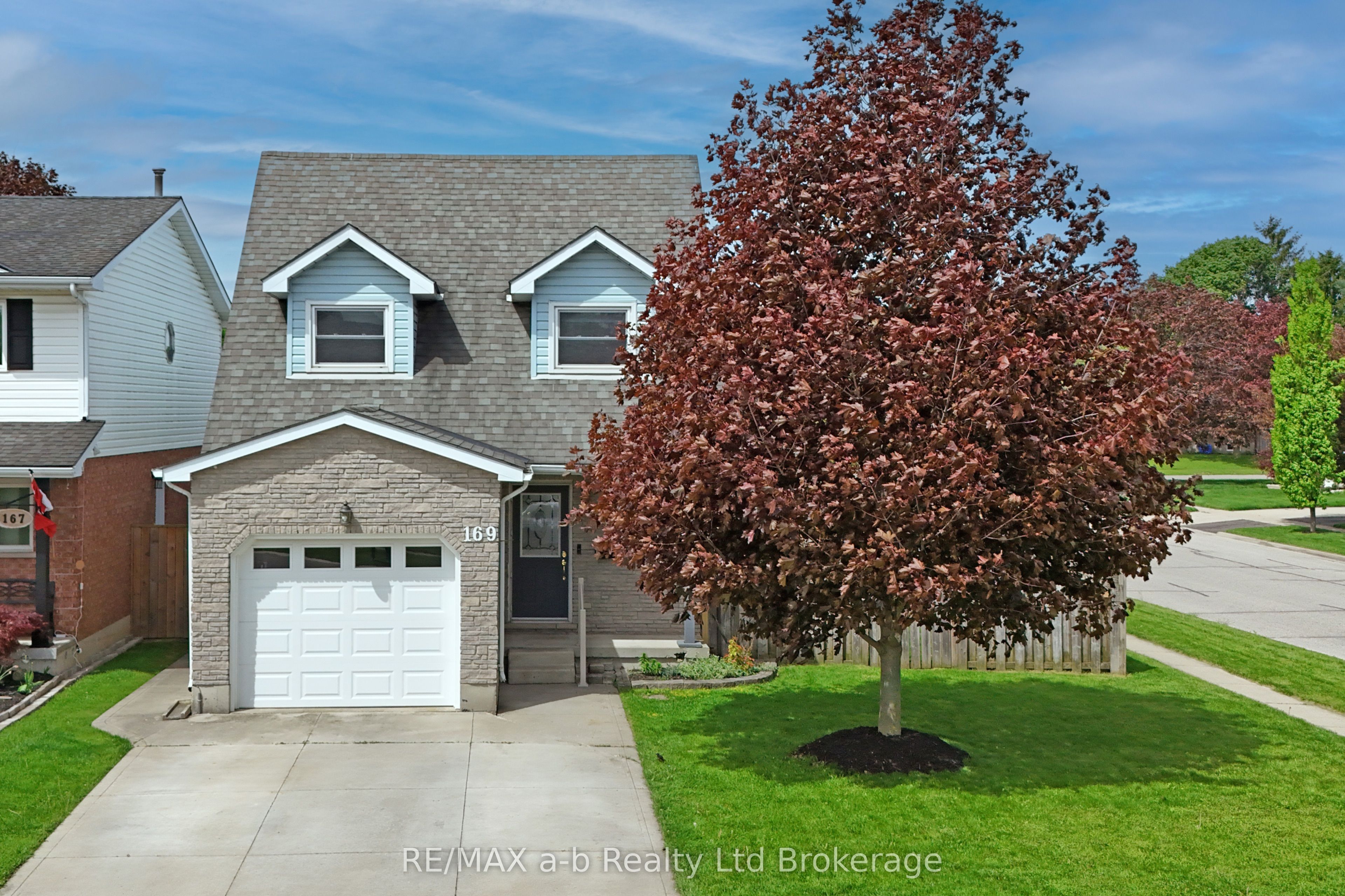 169 Diefenbaker Drive, Woodstock, ON N4S 8V7 photo 2