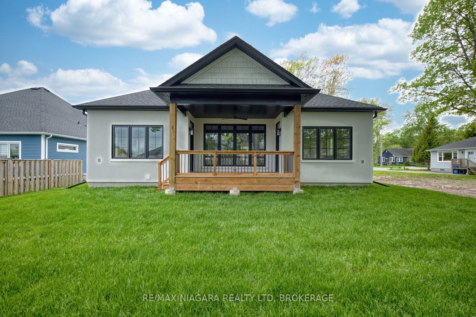60 Pleasant Avenue N, Fort Erie, ON L0S 1N0 photo 5