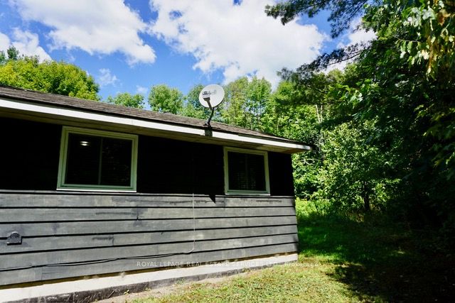 1116 Moon River Road, Muskoka Lakes, ON P0C 1A0 photo 2
