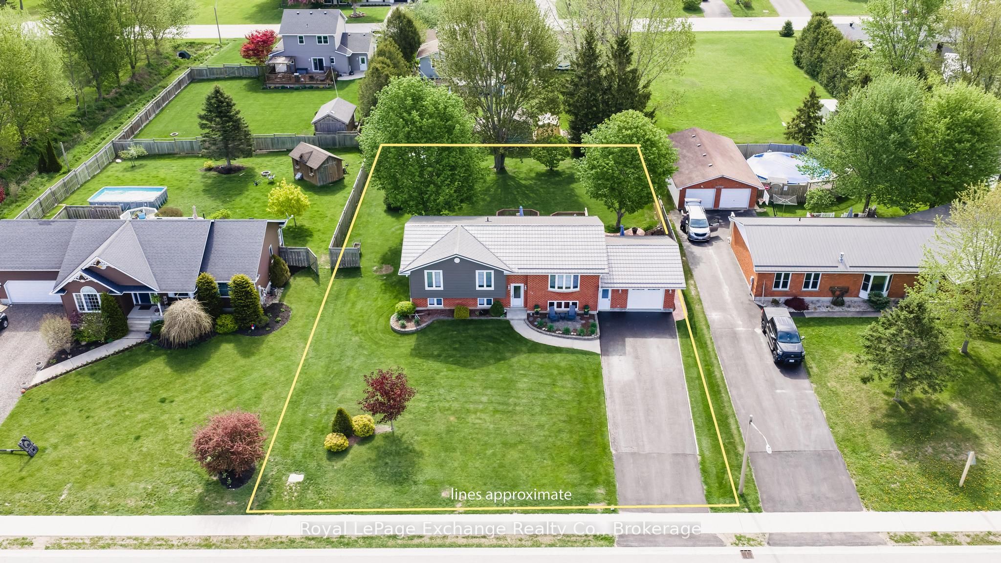 28 Maple Street, Kincardine, ON N0G 2T0 photo 2