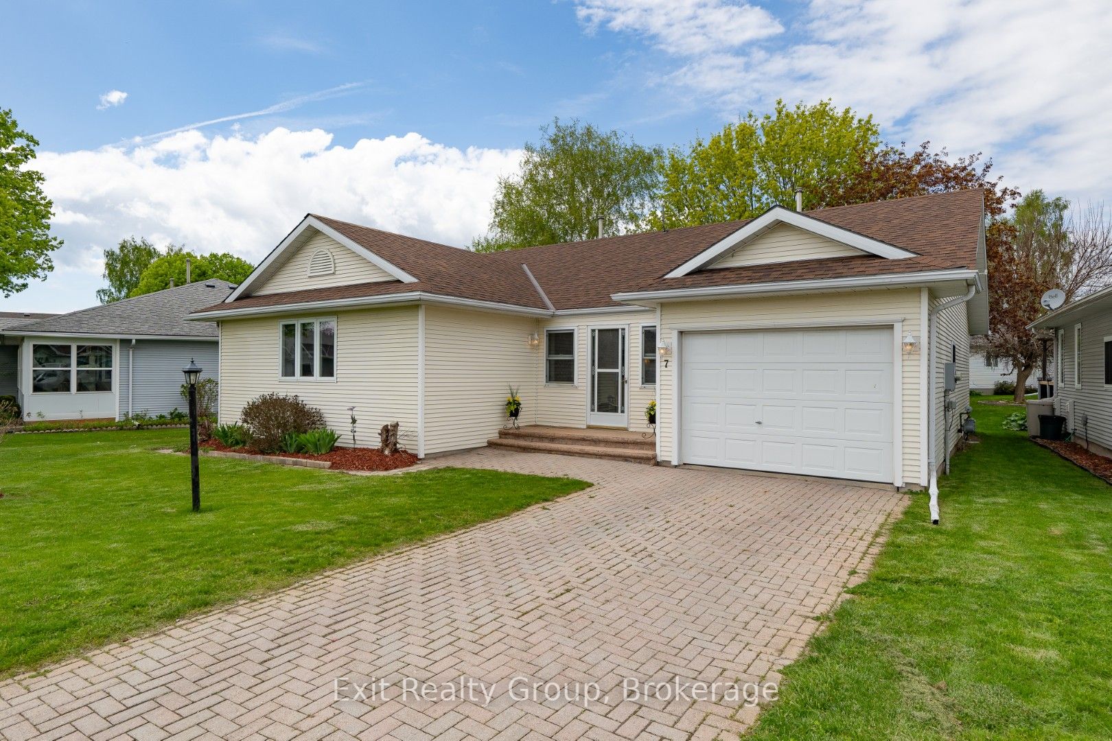 7 Cretney Drive, Prince Edward County, ON K0K 3L0 photo 2