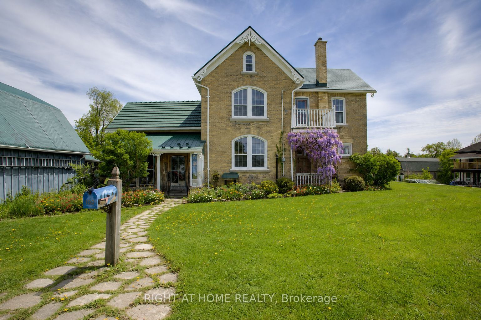 402 Lambton Street E, West Grey, ON N0G 1R0 photo 2