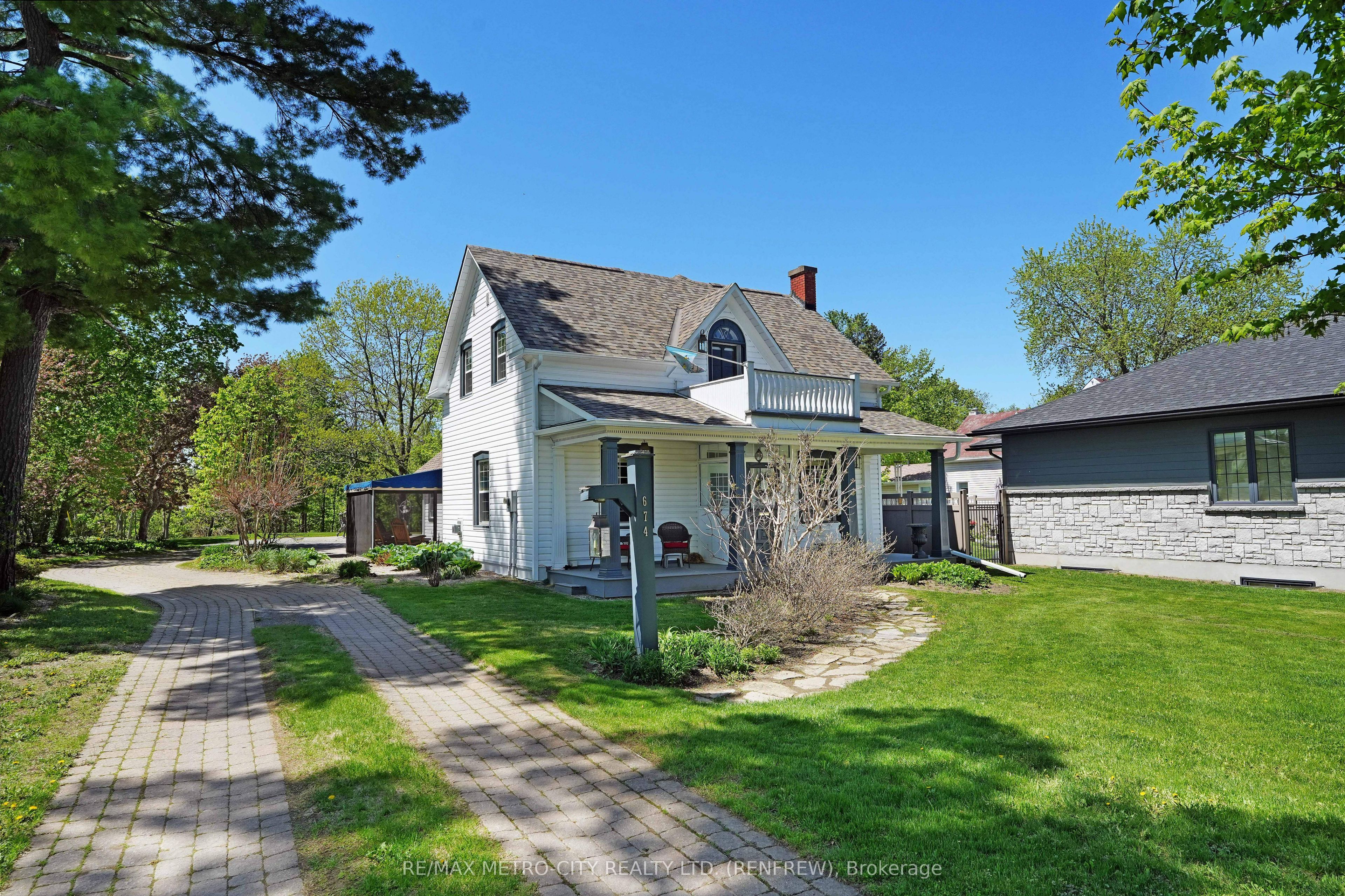 674 RAGLAN Street S, Renfrew, ON K7V 1S2 photo 3