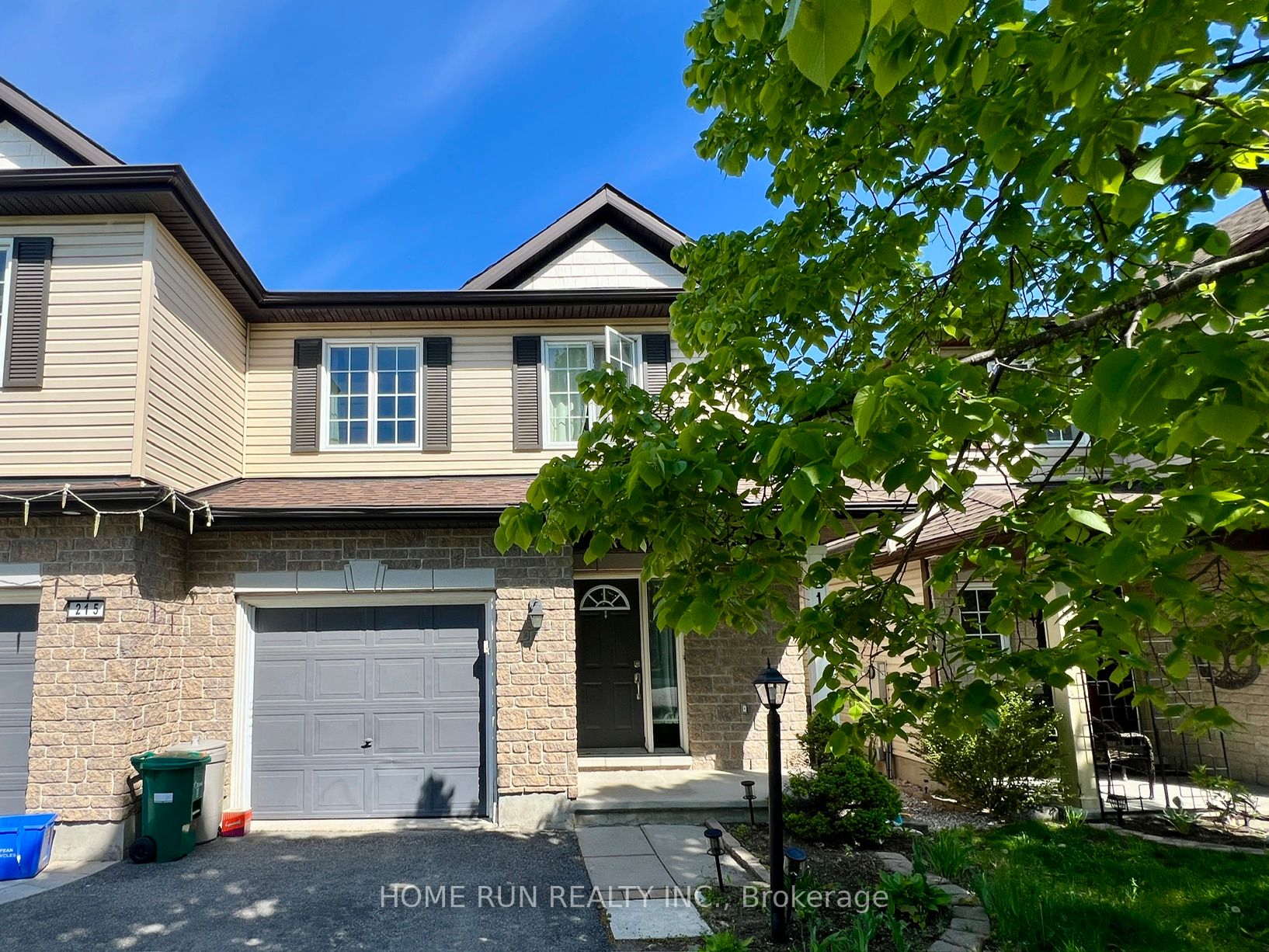 217 Deerfox Drive, Barrhaven, ON K2J 4W8 photo 2
