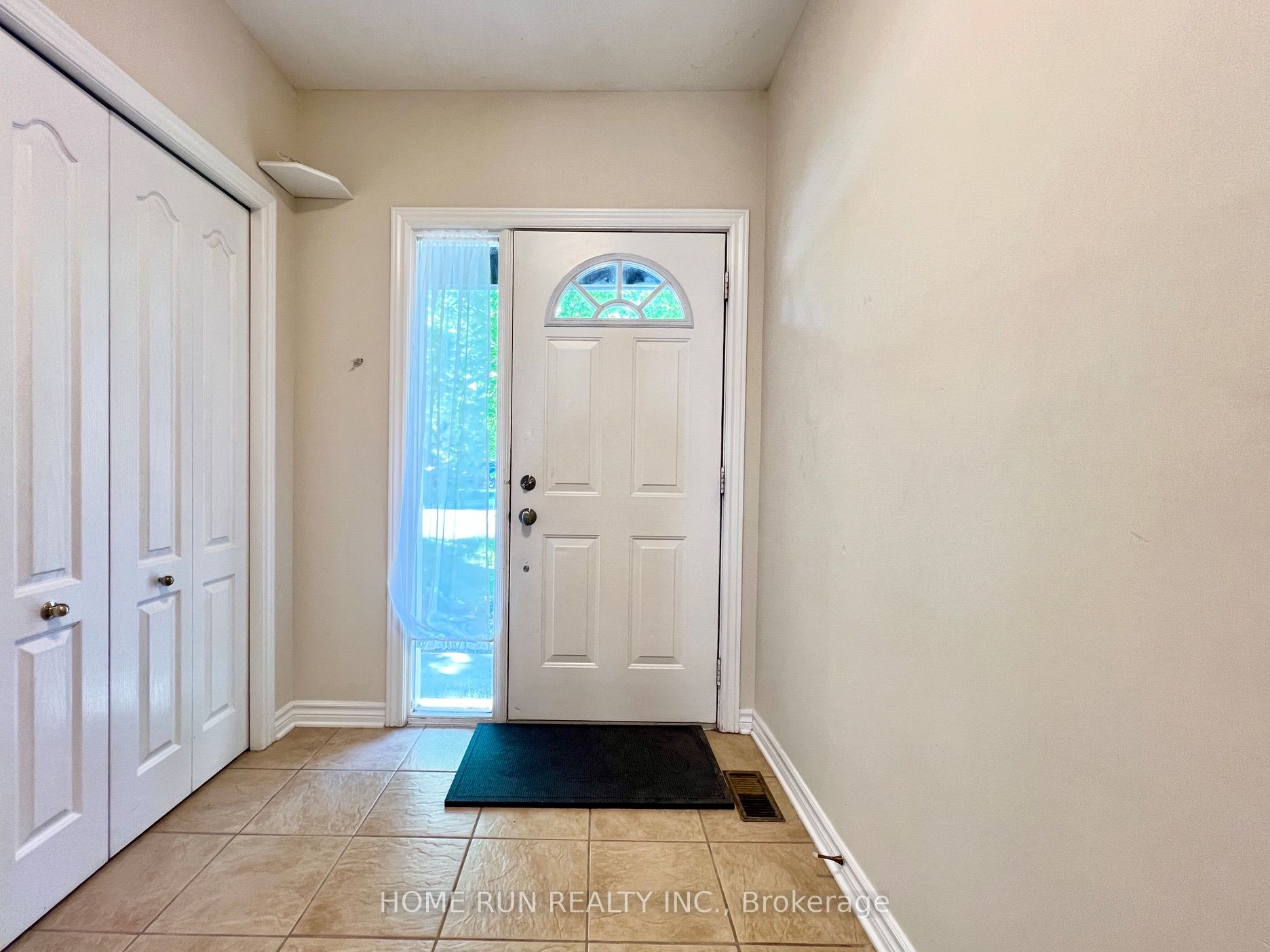 217 Deerfox Drive, Barrhaven, ON K2J 4W8 photo 4