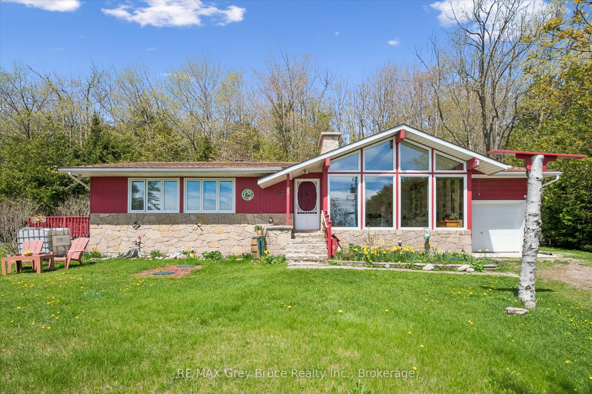 25 Shoreline Drive, Northern Bruce Peninsula, ON N0H 1Z0