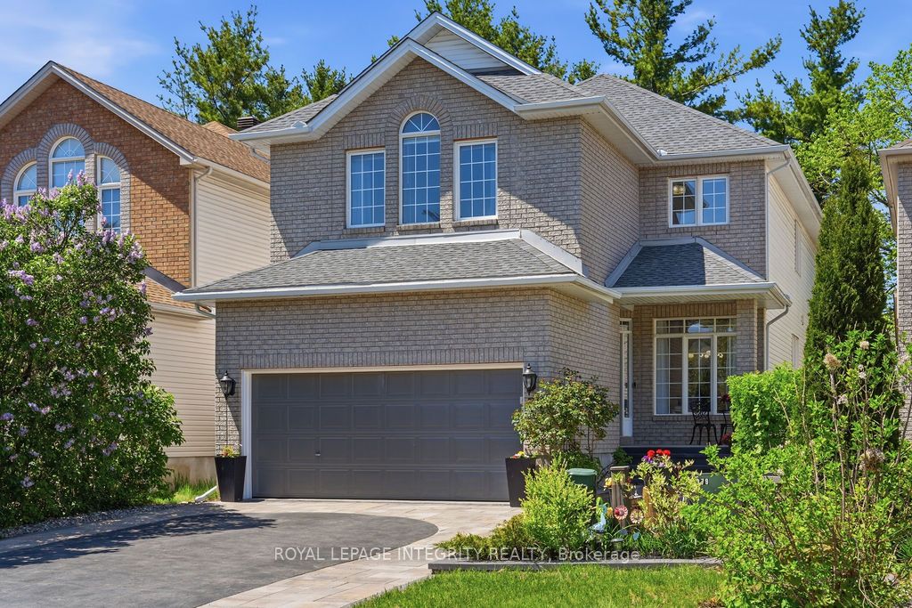 72 Maricona Way, Kanata, ON K2T 1H3