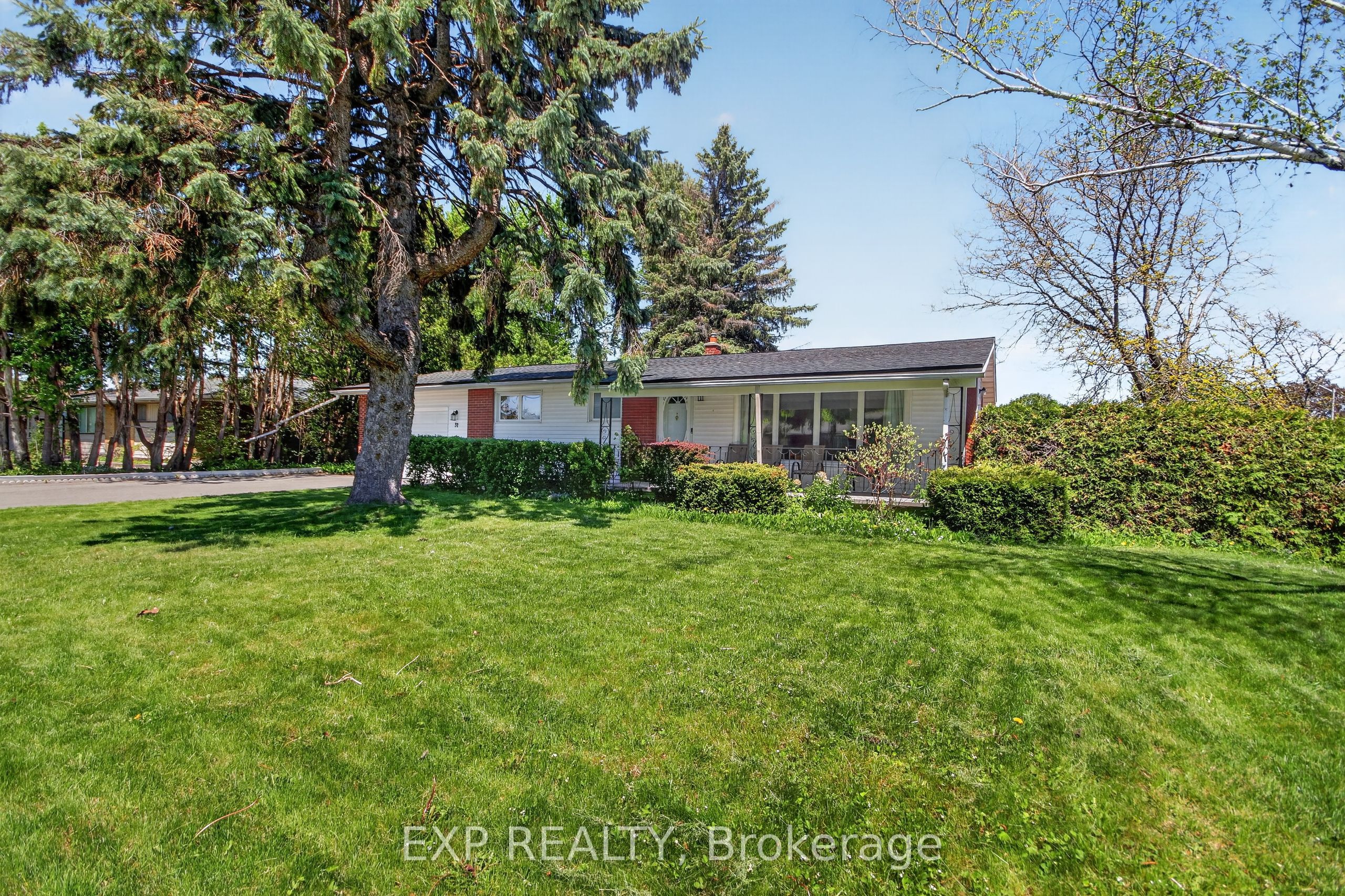 31 Barlyn Avenue, Cityview - Parkwoods Hills - Rideau Shore, ON K2E 5E2