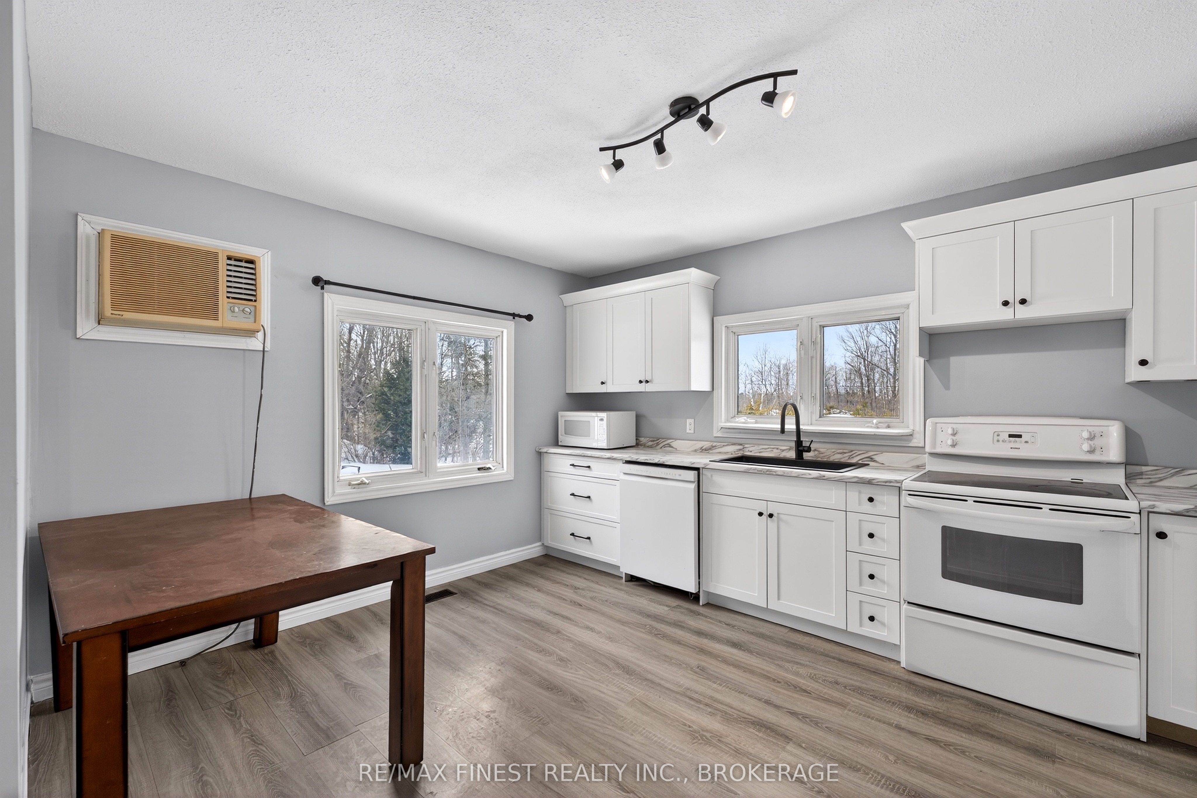 12452 Road 38 Road, Frontenac, ON K0H 2V0 photo 5