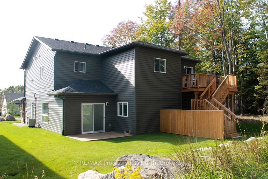 33 Goodwin Drive, Huntsville, ON P1H 2R3 photo 2