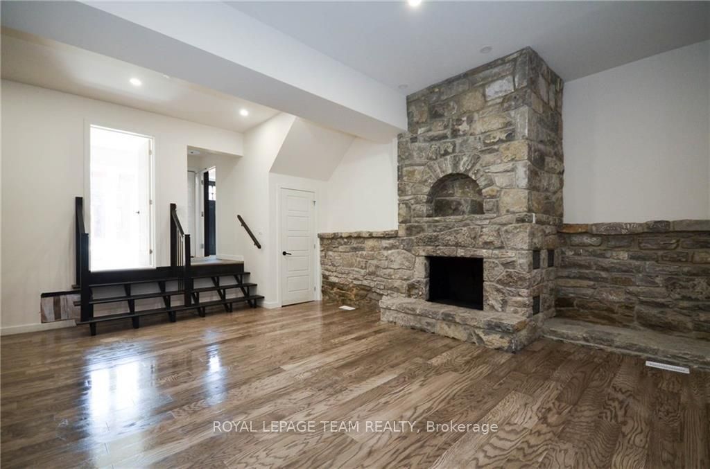 177 Cathcart Street A, Lower Town - Sandy Hill, ON K1N 5C1 photo 2