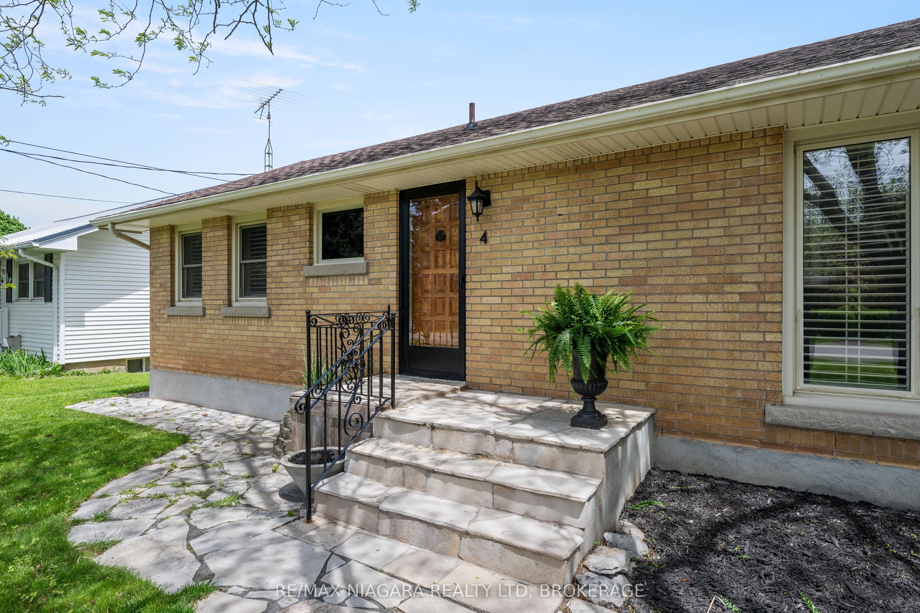 4 Mackie Street, St. Catharines, ON L2N 5N5 photo 5