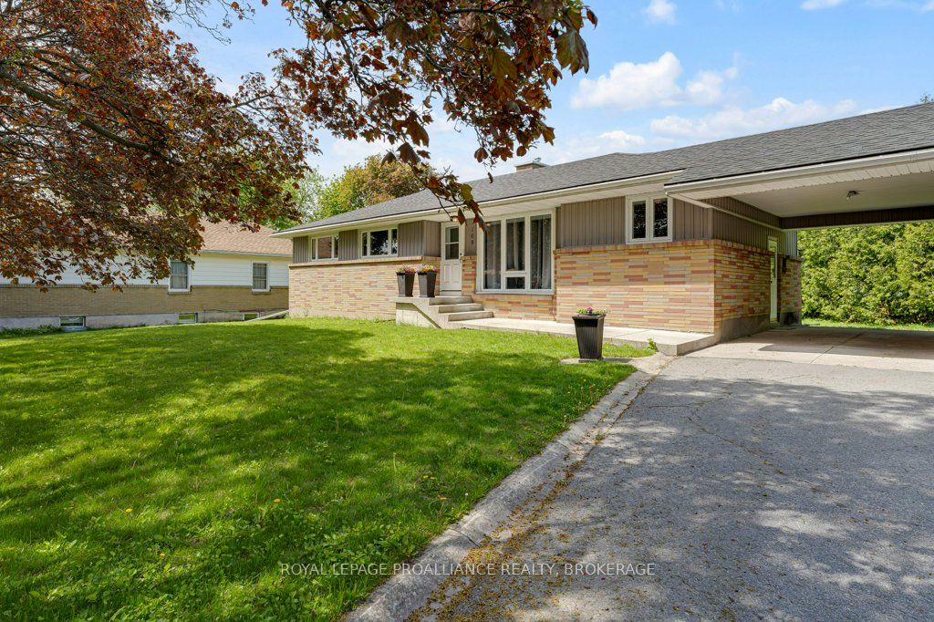 168 Avenue Road, Kingston, ON K7M 1C5 photo 2