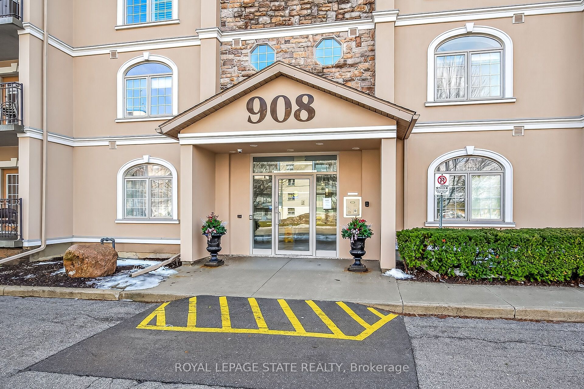 908 Mohawk Road E 308, Hamilton, ON L8T 2R8 photo 4