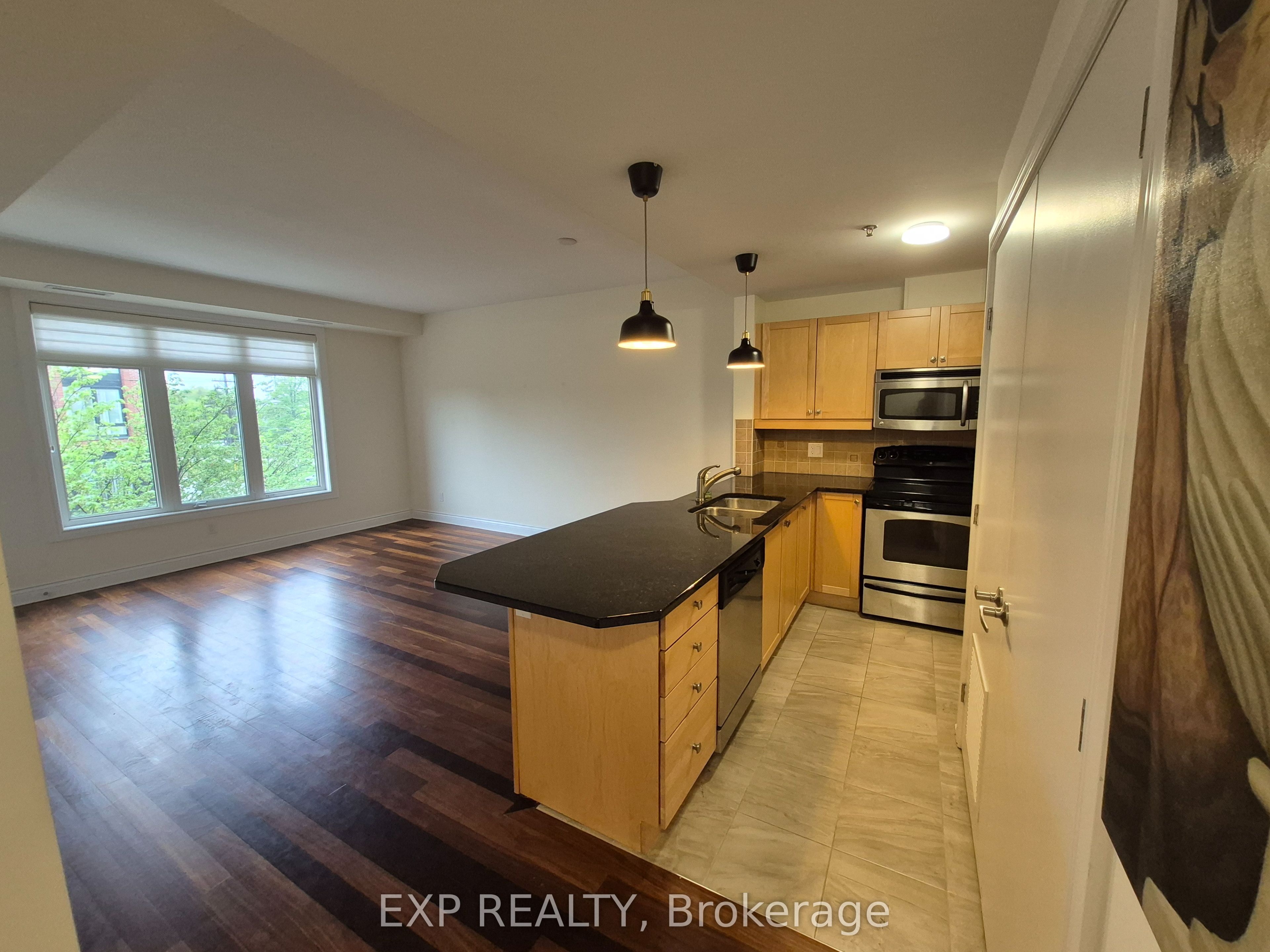 323 Winona Avenue 10, Westboro - Hampton Park, ON K1Z 5H3 photo 3