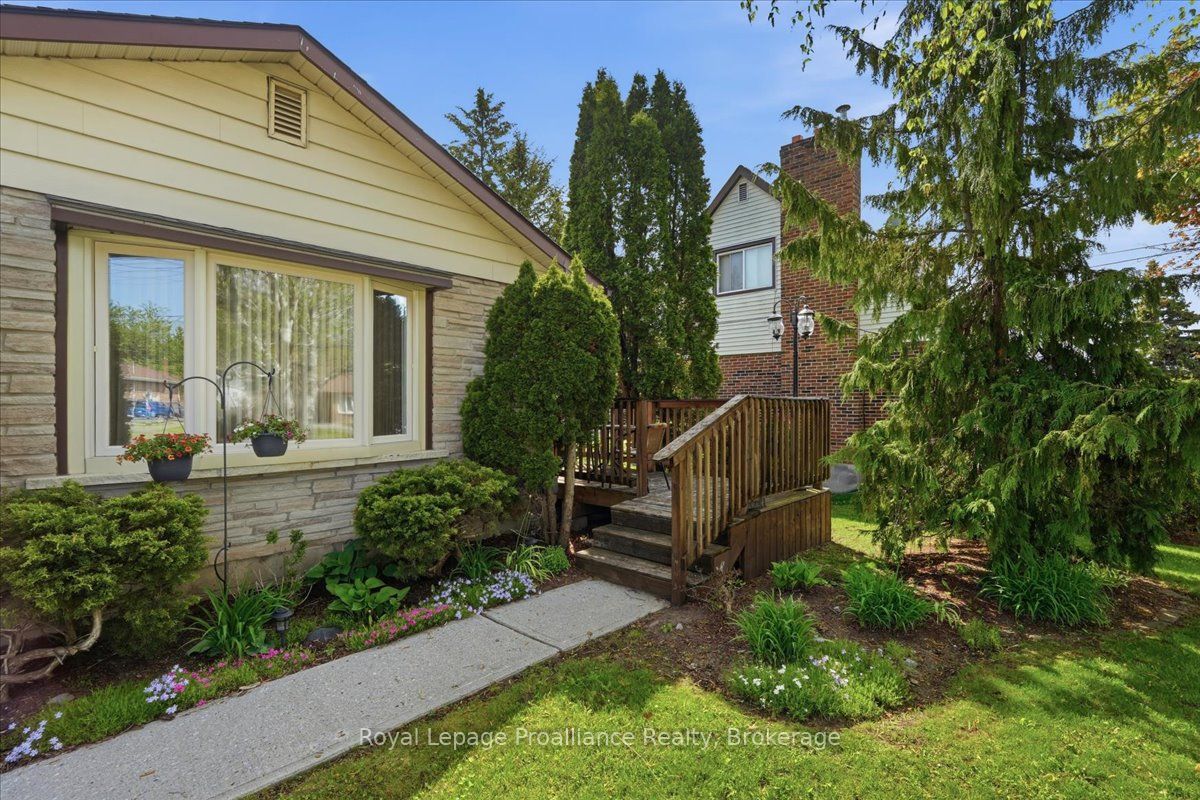 21 Glendale Road, Belleville, ON K8P 4H4 photo 3