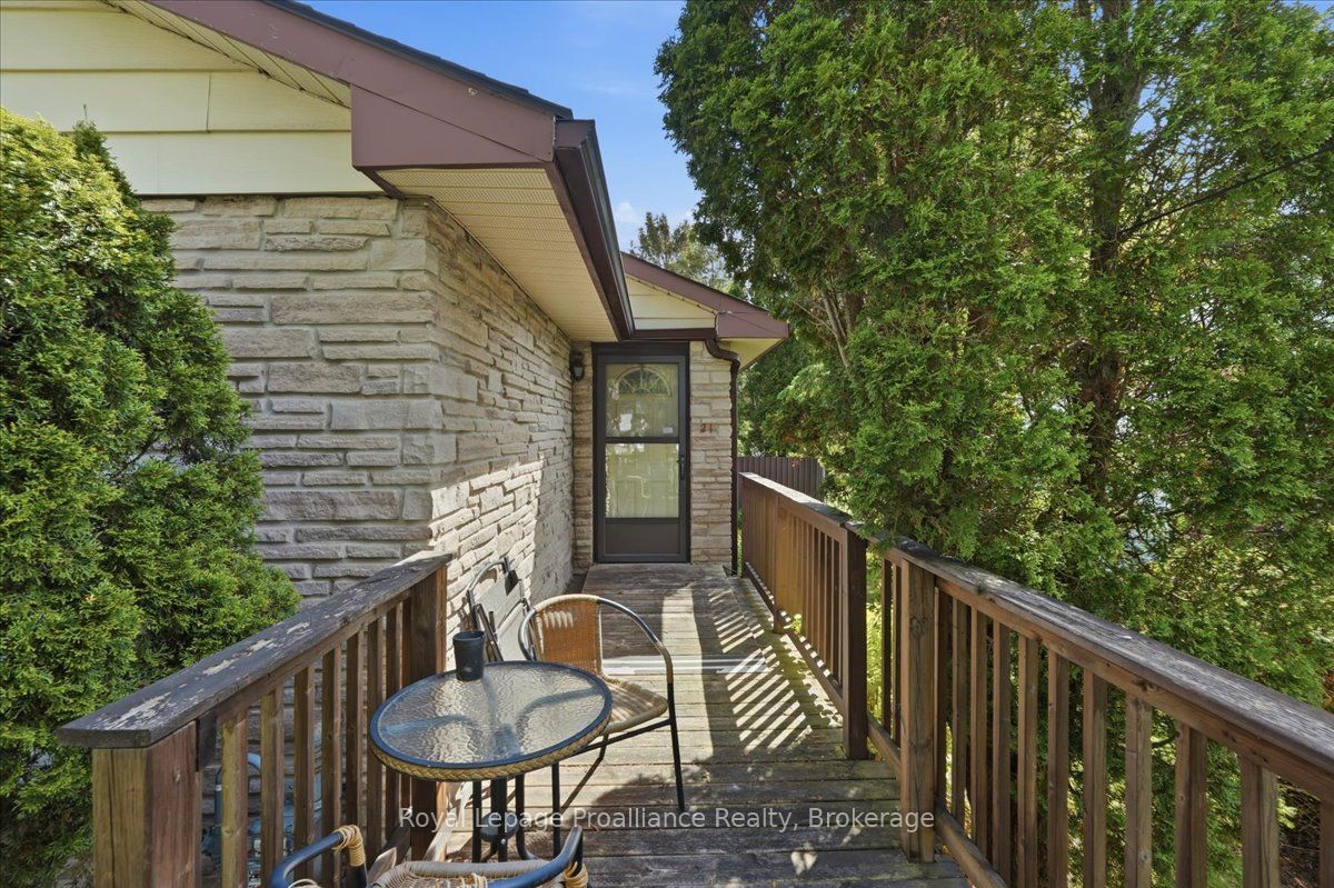 21 Glendale Road, Belleville, ON K8P 4H4 photo 4