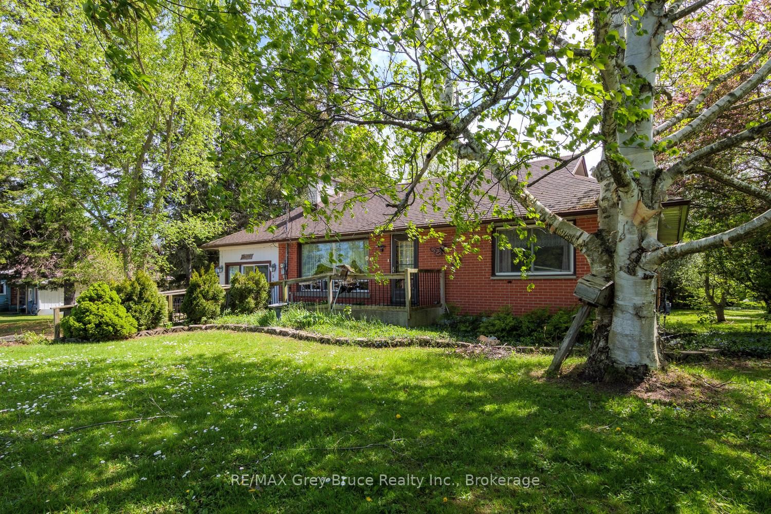 515 Princess Street, Georgian Bluffs, ON N0H 2K0 photo 2