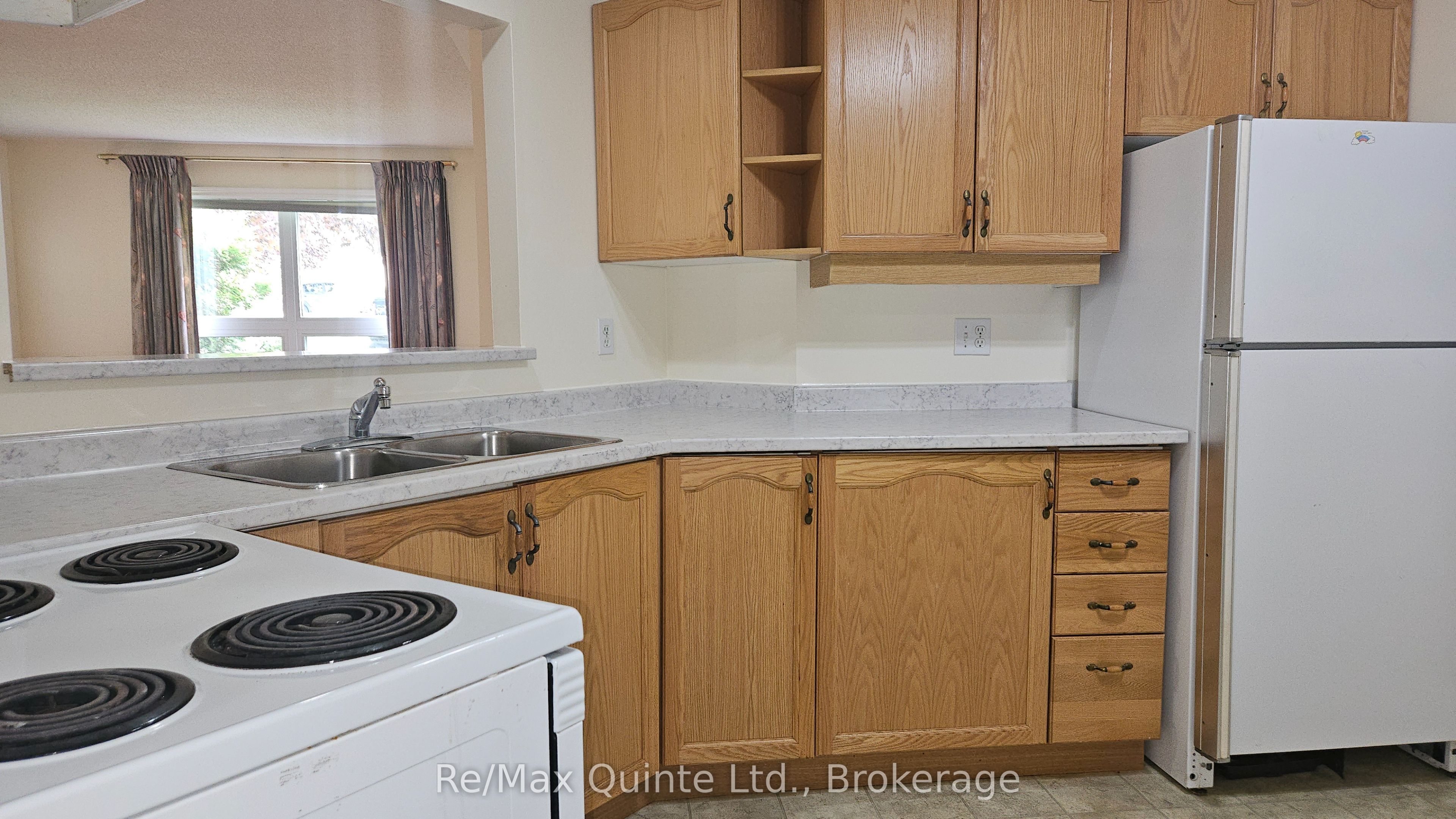 1171 Millwood Avenue 4, Brockville, ON K6V 7L5 photo 2