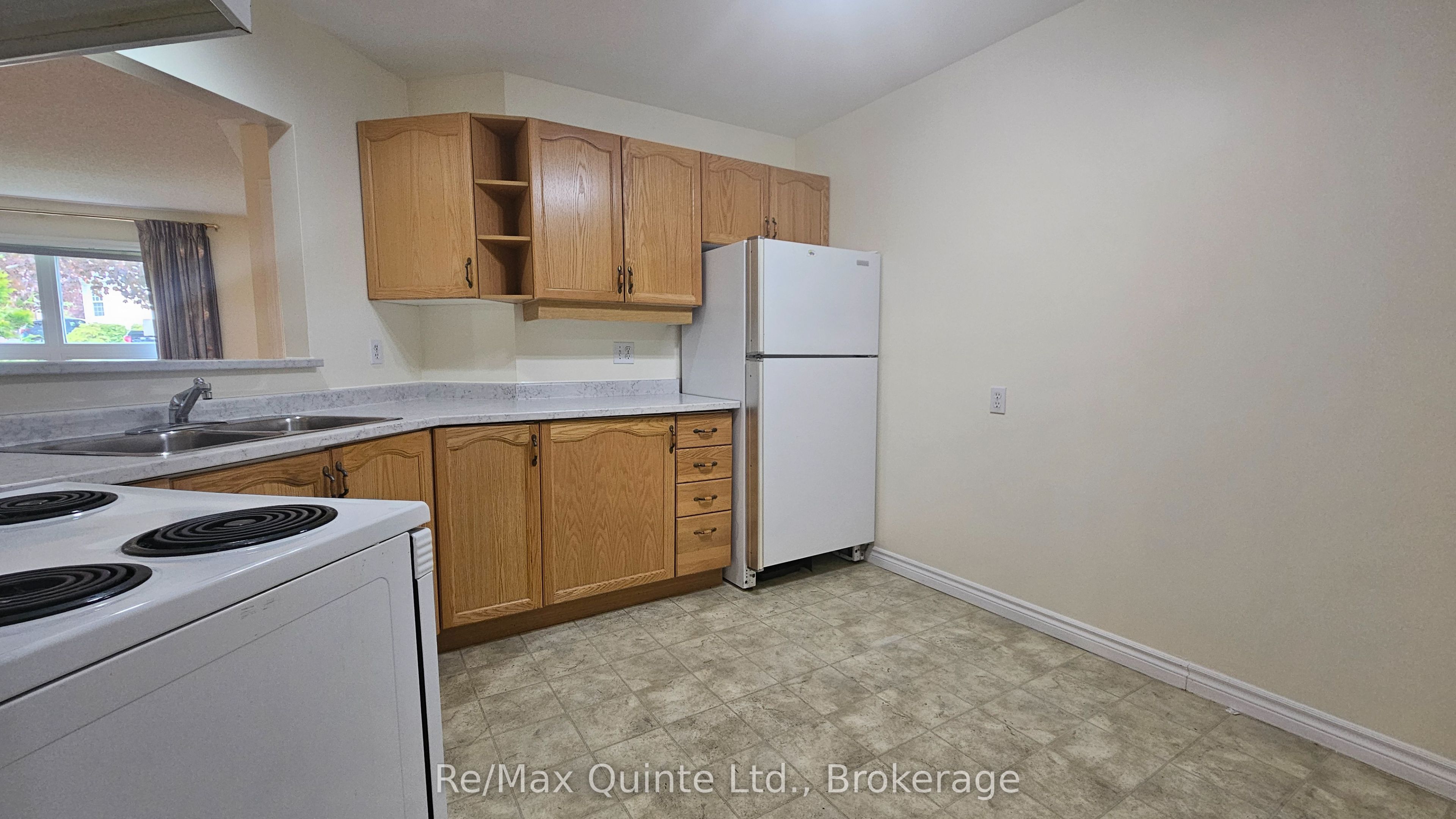 1171 Millwood Avenue 4, Brockville, ON K6V 7L5 photo 4