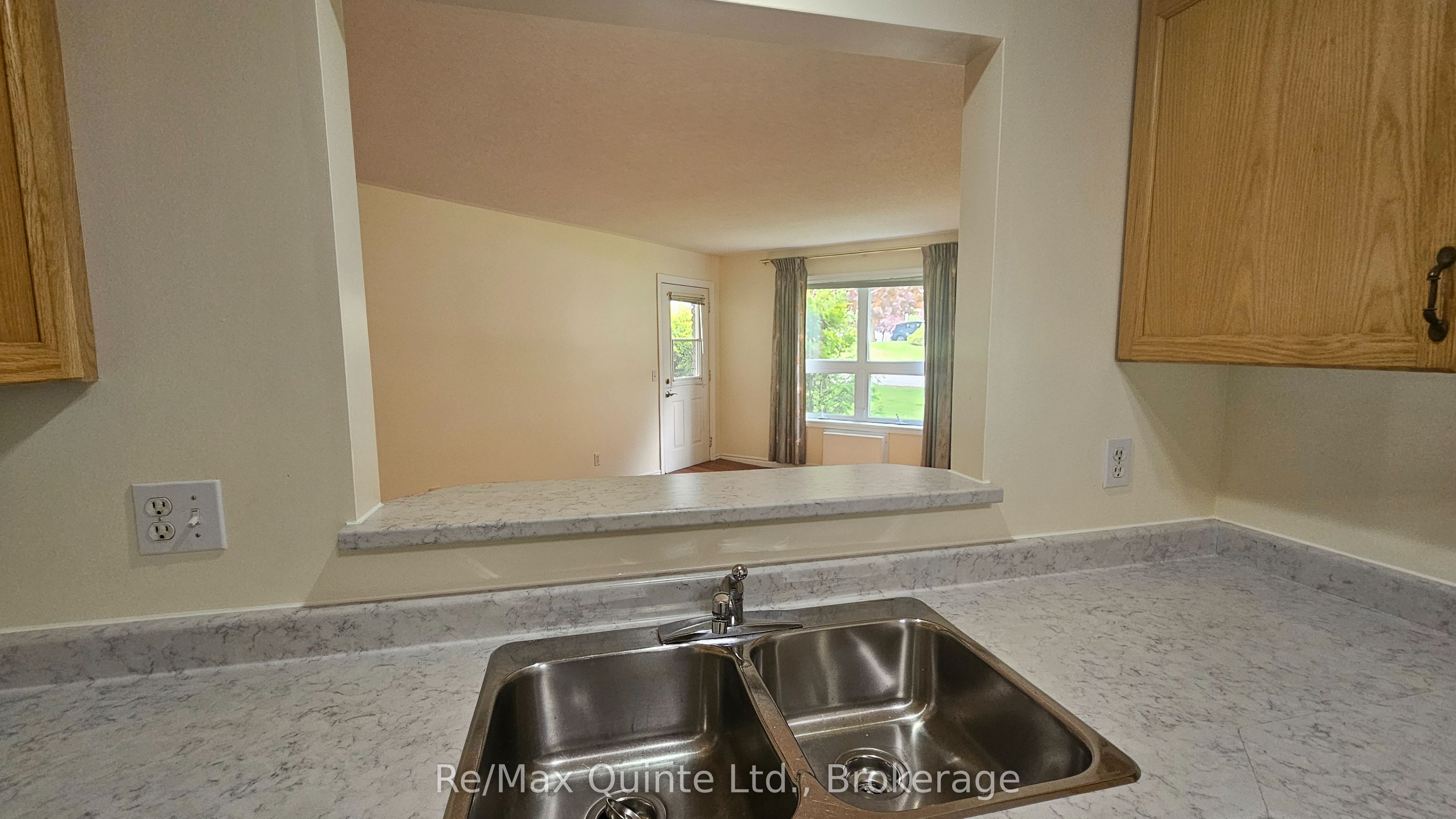 1171 Millwood Avenue 4, Brockville, ON K6V 7L5 photo 5