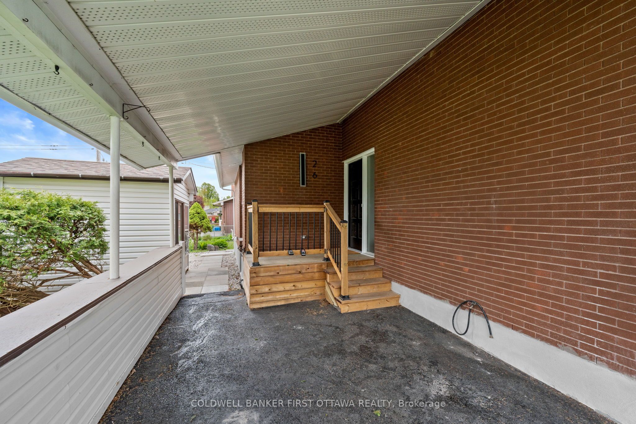26 Spring Garden Avenue, Meadowlands - Crestview and Area, ON K2G 3B4 photo 4