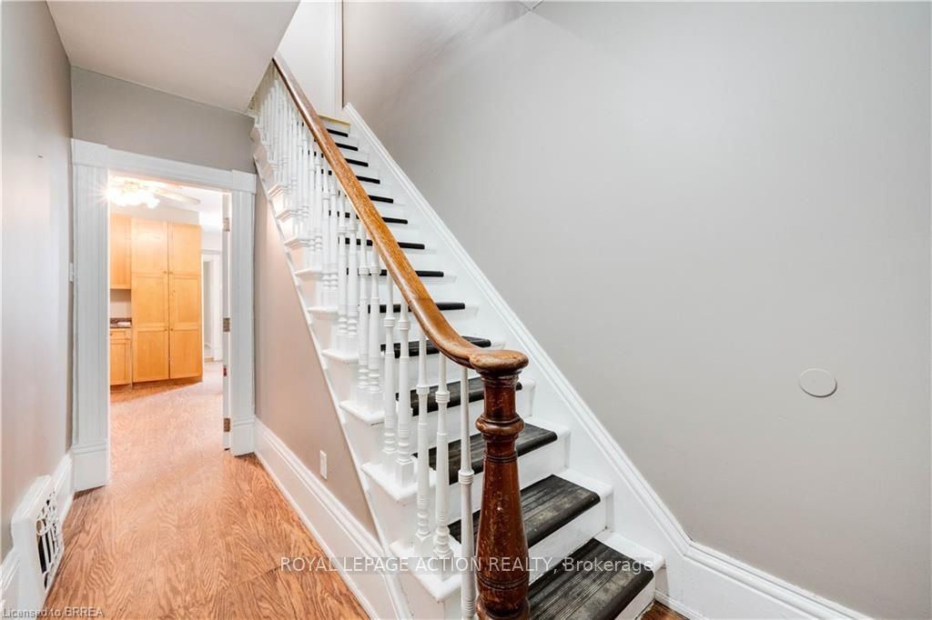 300 Dalhousie Street, Brantford, ON N3S 3V5 photo 3