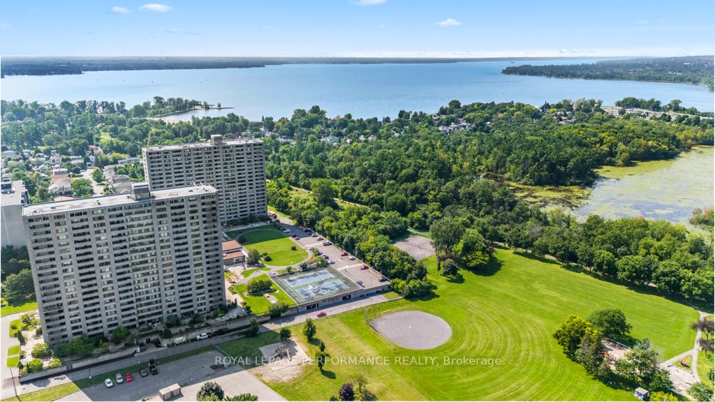 265 Poulin Avenue 207, Britannia - Lincoln Heights and Area, ON K2B 7Y8 photo 5