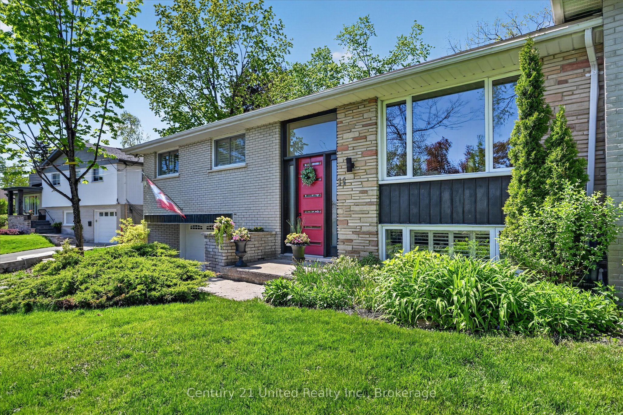 11 Crestwood Avenue, Peterborough, ON K9J 1M9 photo 2
