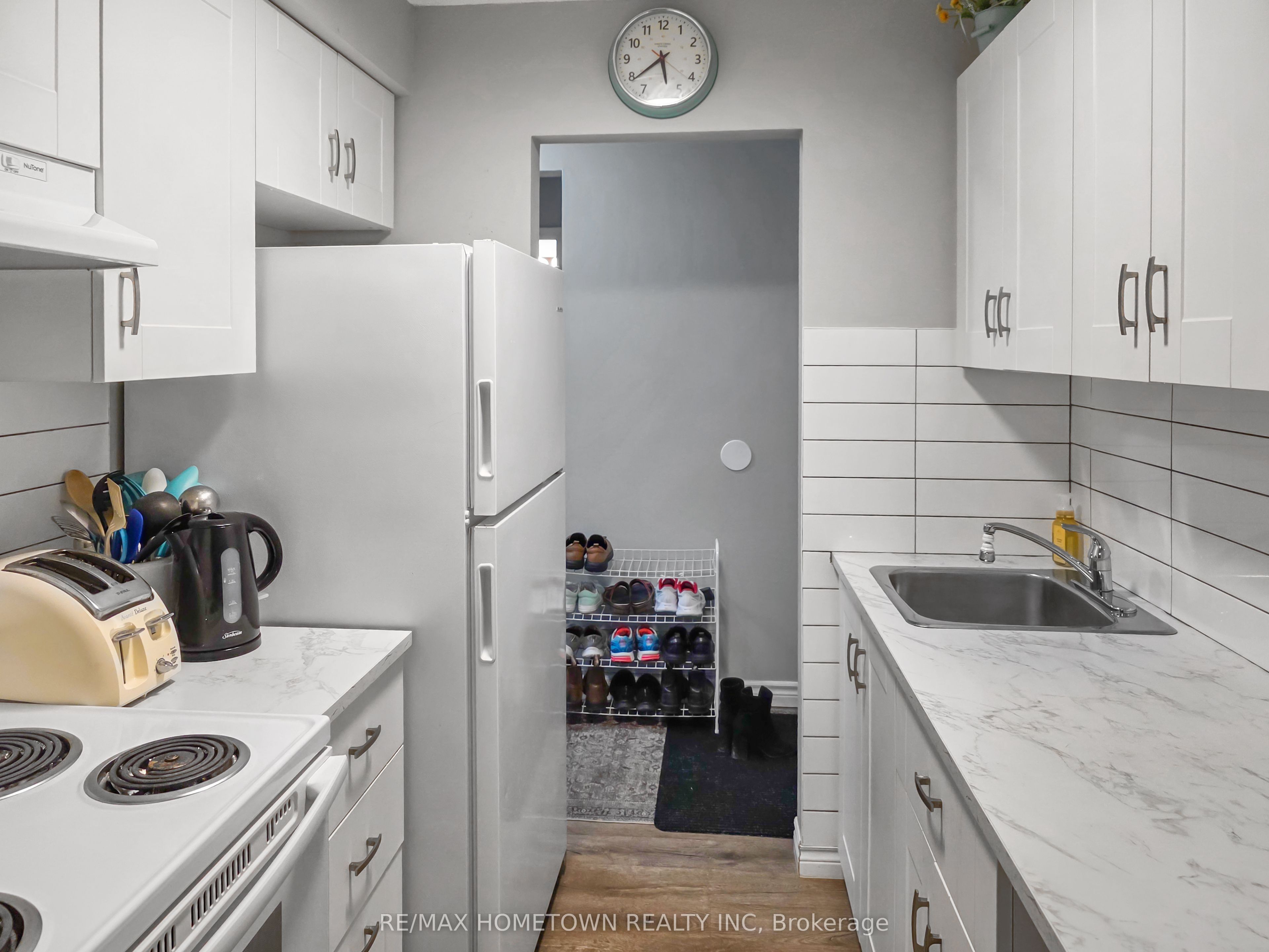819 Macodrum Drive 6, Brockville, ON K6V 6P6 photo 4
