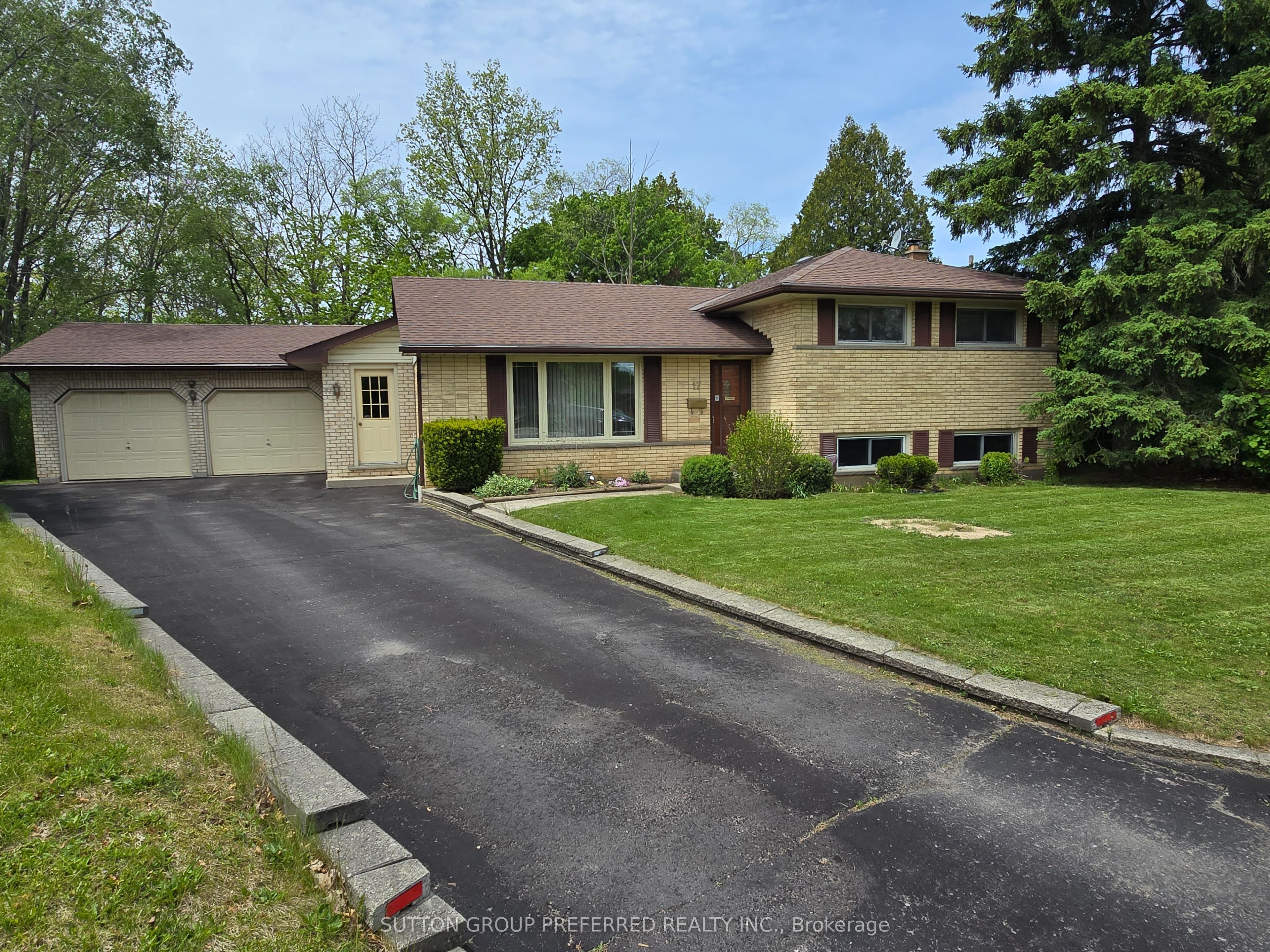 17 Agincourt Place, London South, ON N5Z 4E8