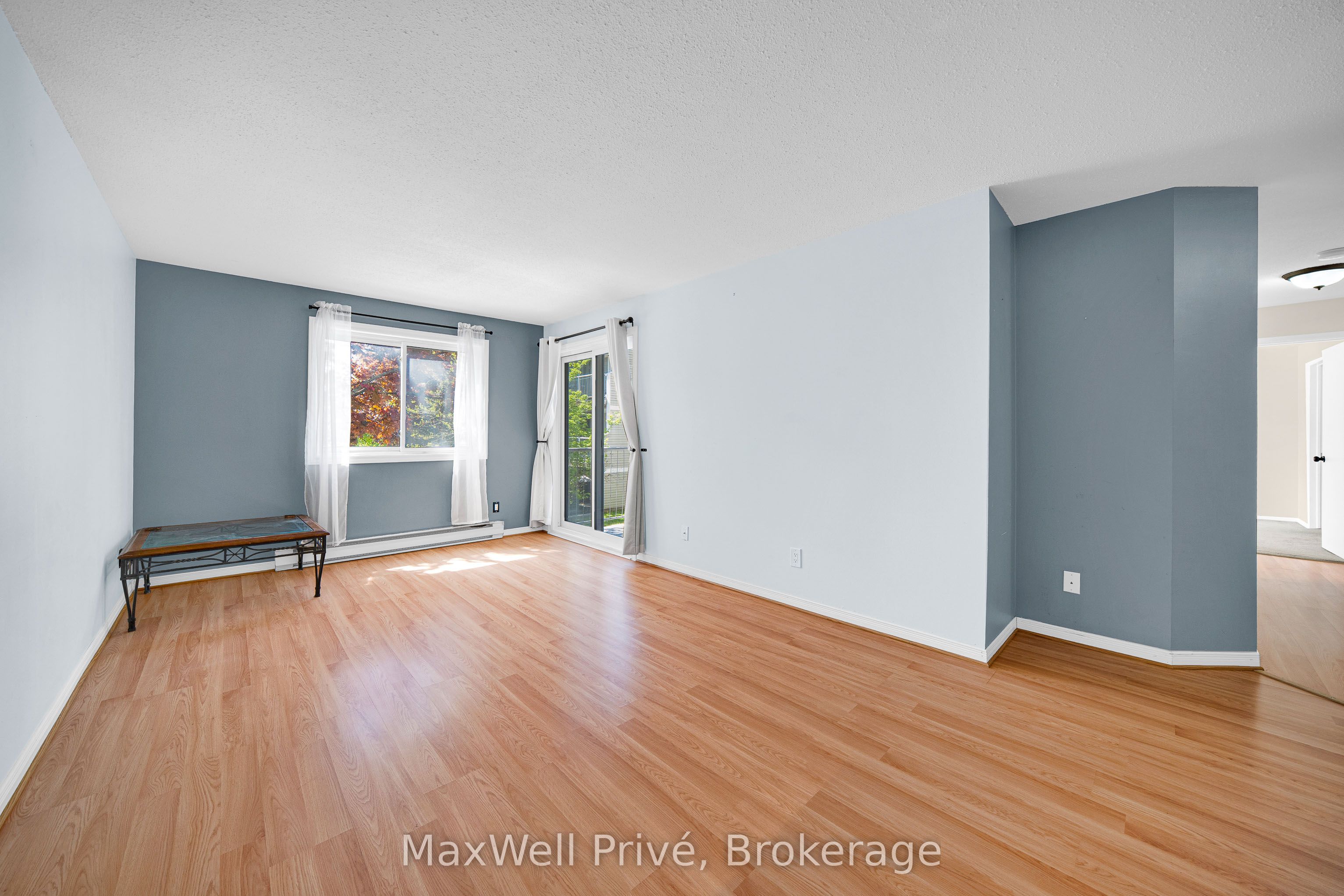250 Brittany Drive 218, Manor Park - Cardinal Glen and Area, ON K1K 4M1