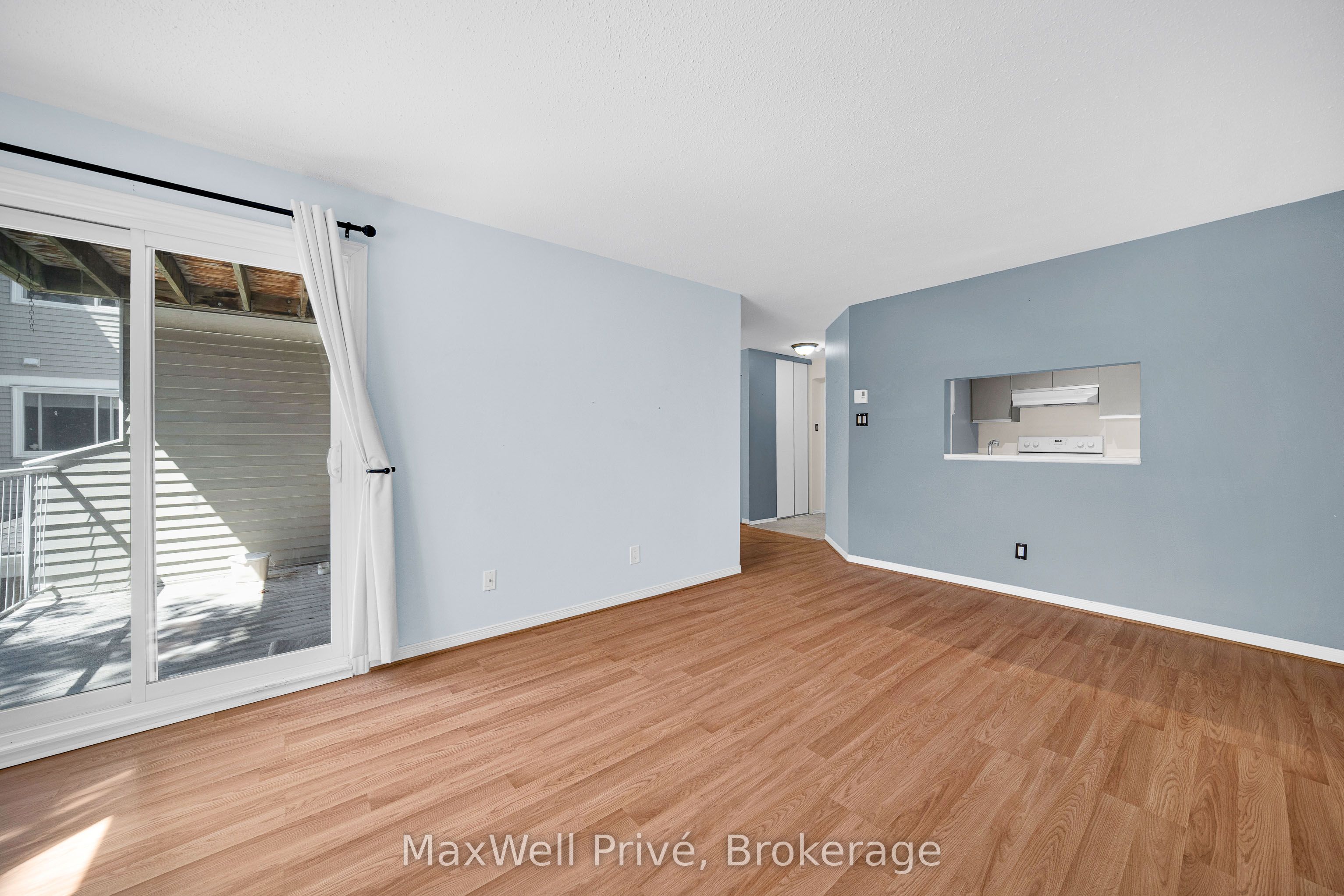250 Brittany Drive 218, Manor Park - Cardinal Glen and Area, ON K1K 4M1 photo 3