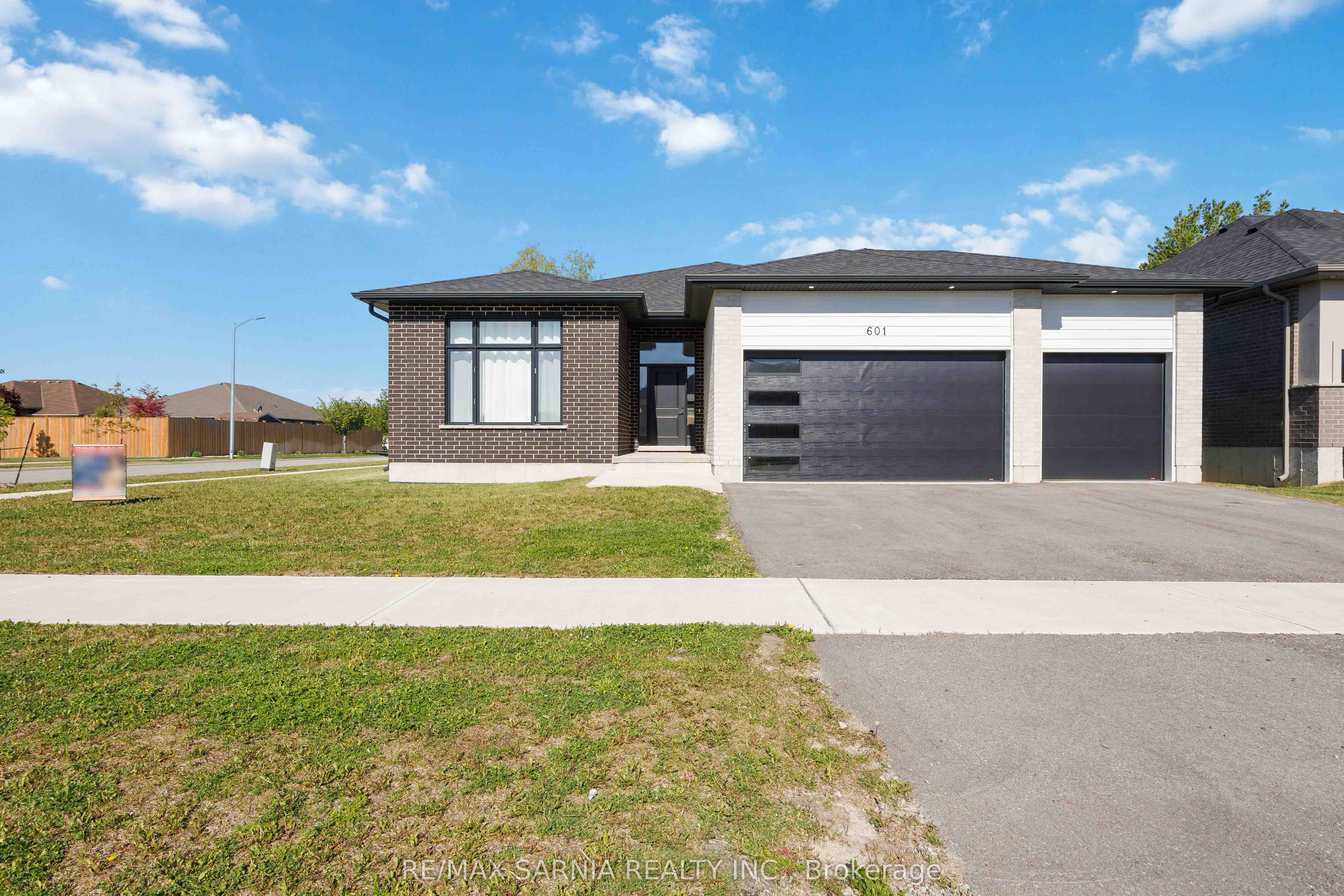601 Sweetbay Crescent, Sarnia, ON N7S 0A8