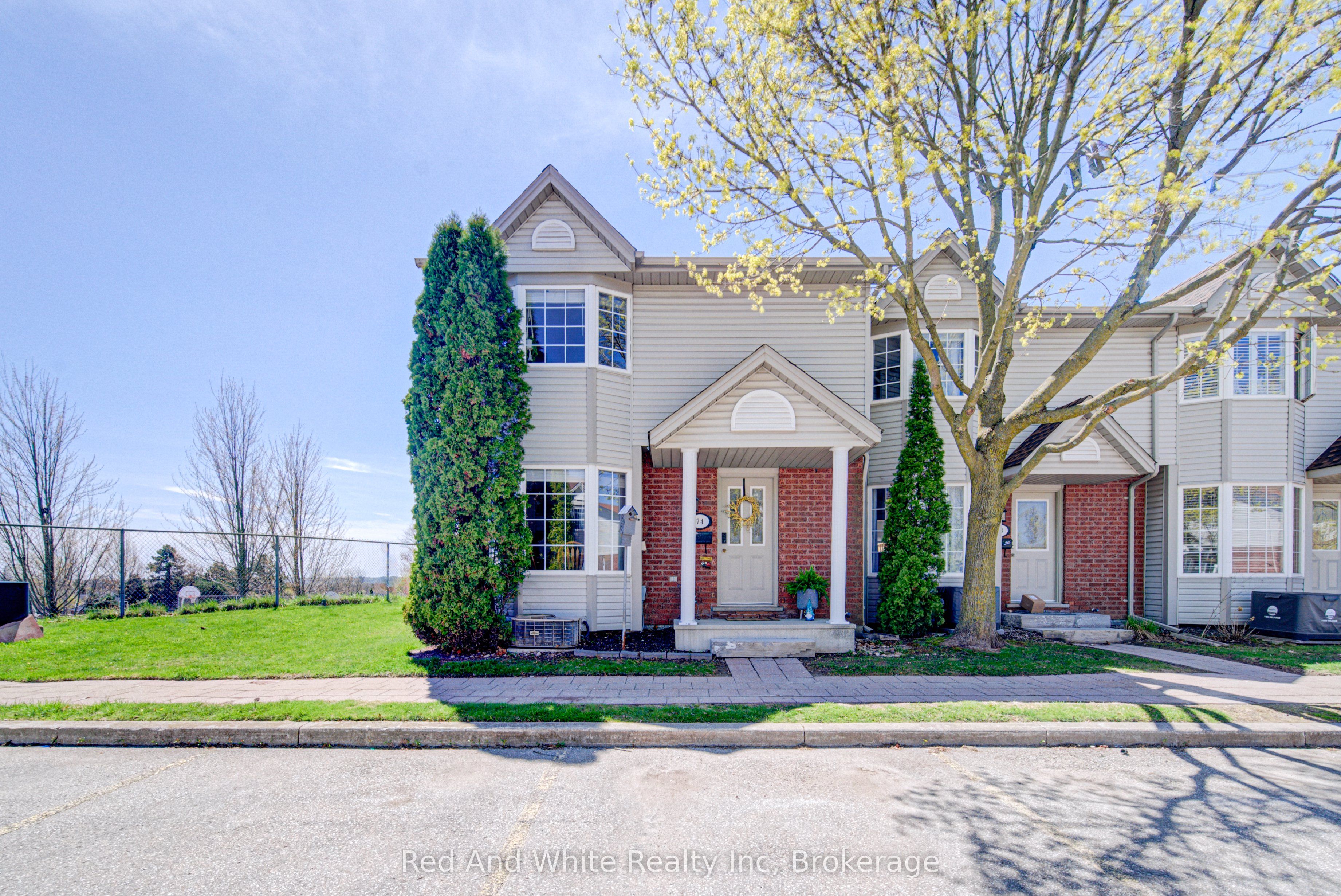 235 Saginaw Parkway 74, Cambridge, ON N1T 1X4 photo 2