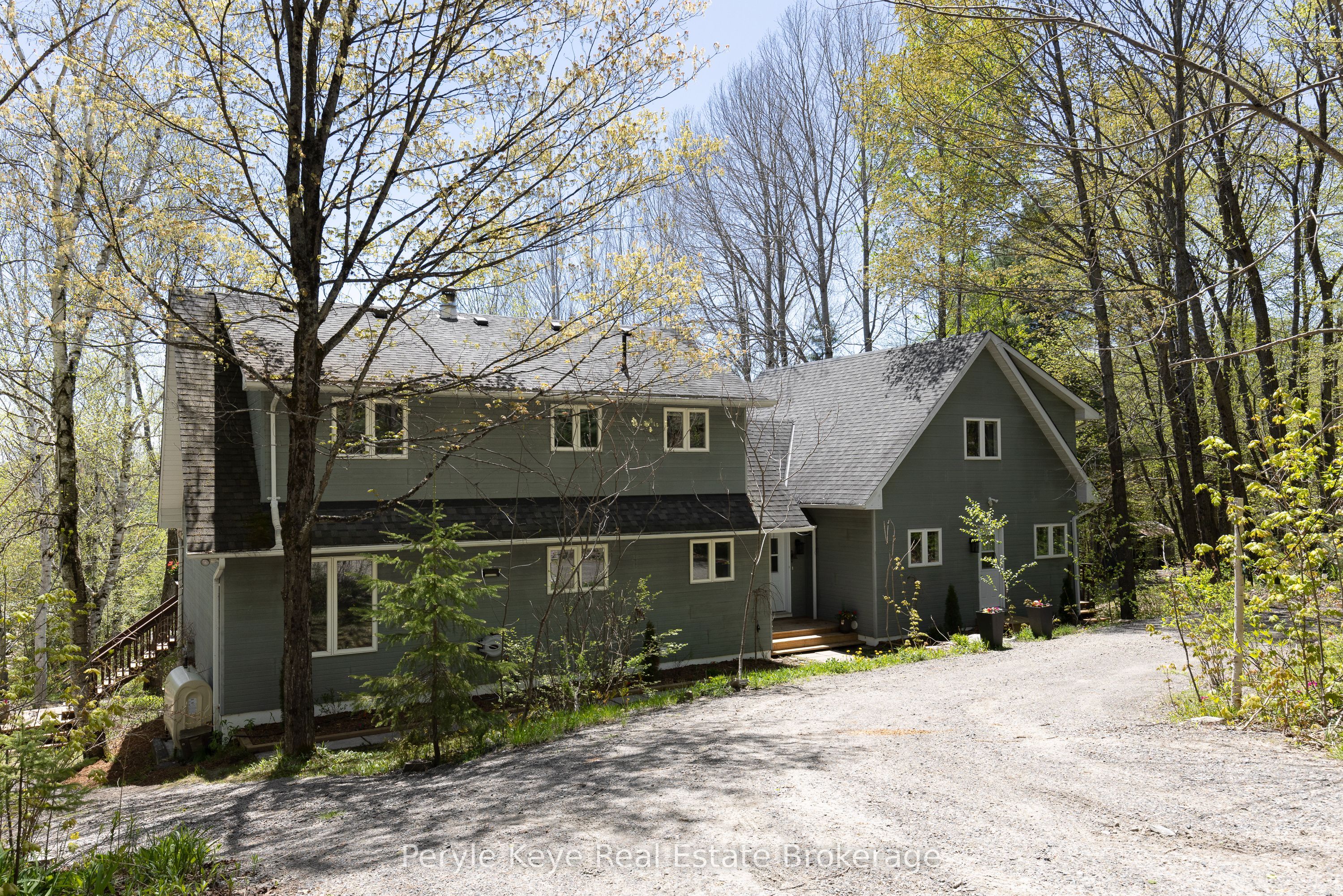 1042 Hillside Crescent, Lake of Bays, ON P1H 2J6 photo 3