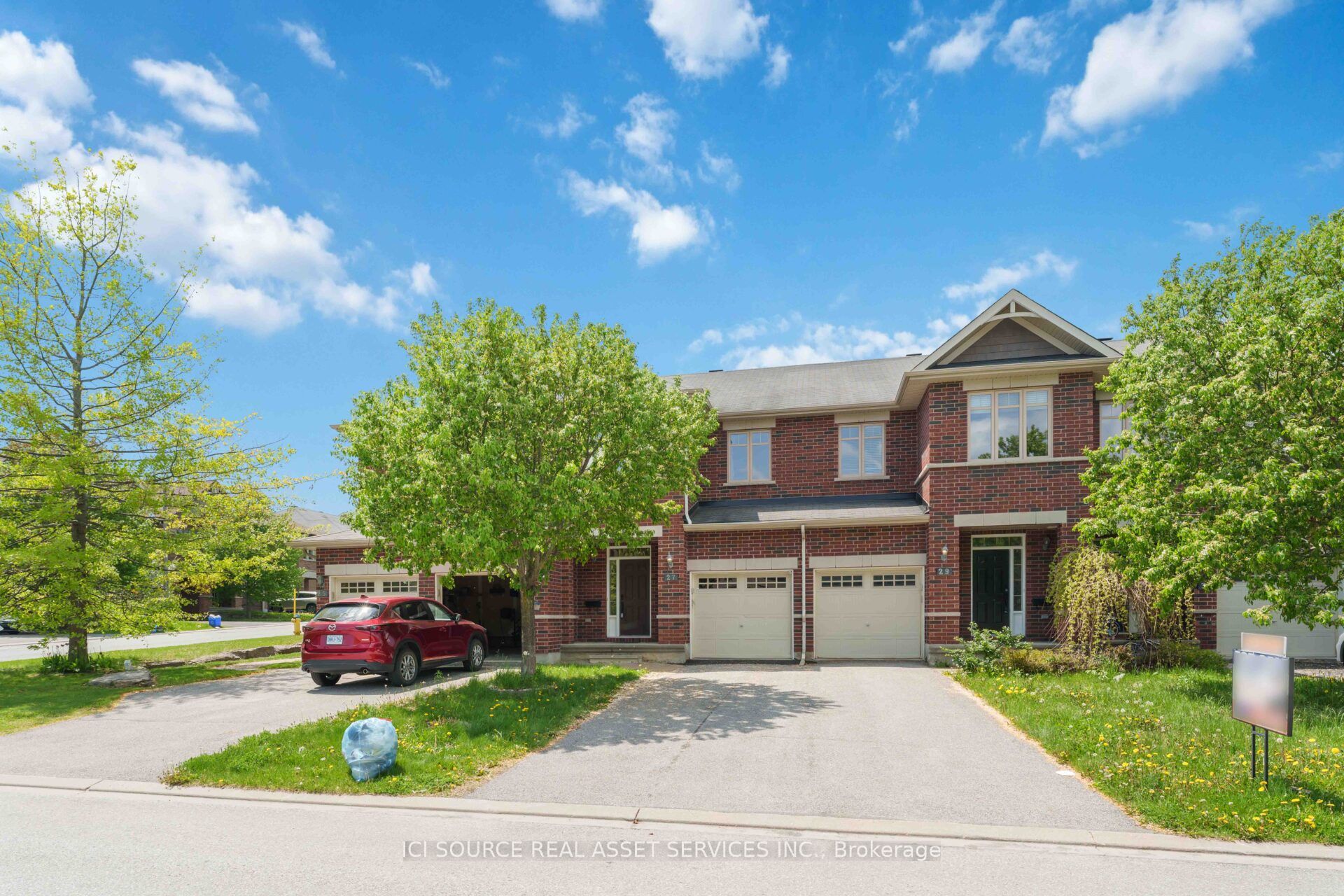 27 Torbec Avenue, Kanata, ON K2T 0B6