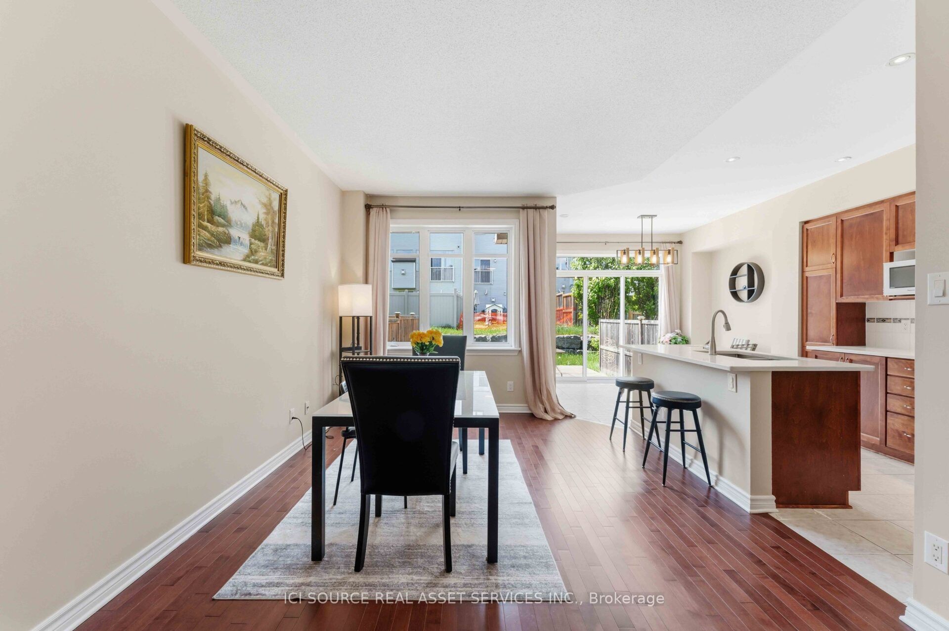 27 Torbec Avenue, Kanata, ON K2T 0B6 photo 2