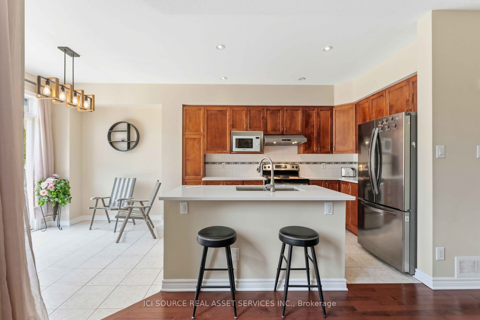 27 Torbec Avenue, Kanata, ON K2T 0B6 photo 4