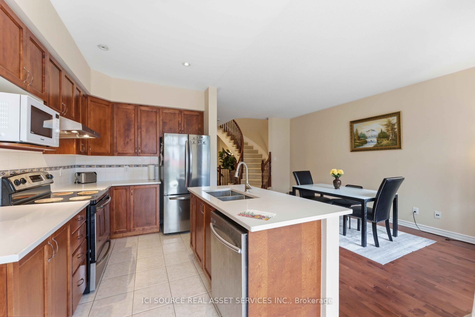 27 Torbec Avenue, Kanata, ON K2T 0B6 photo 5