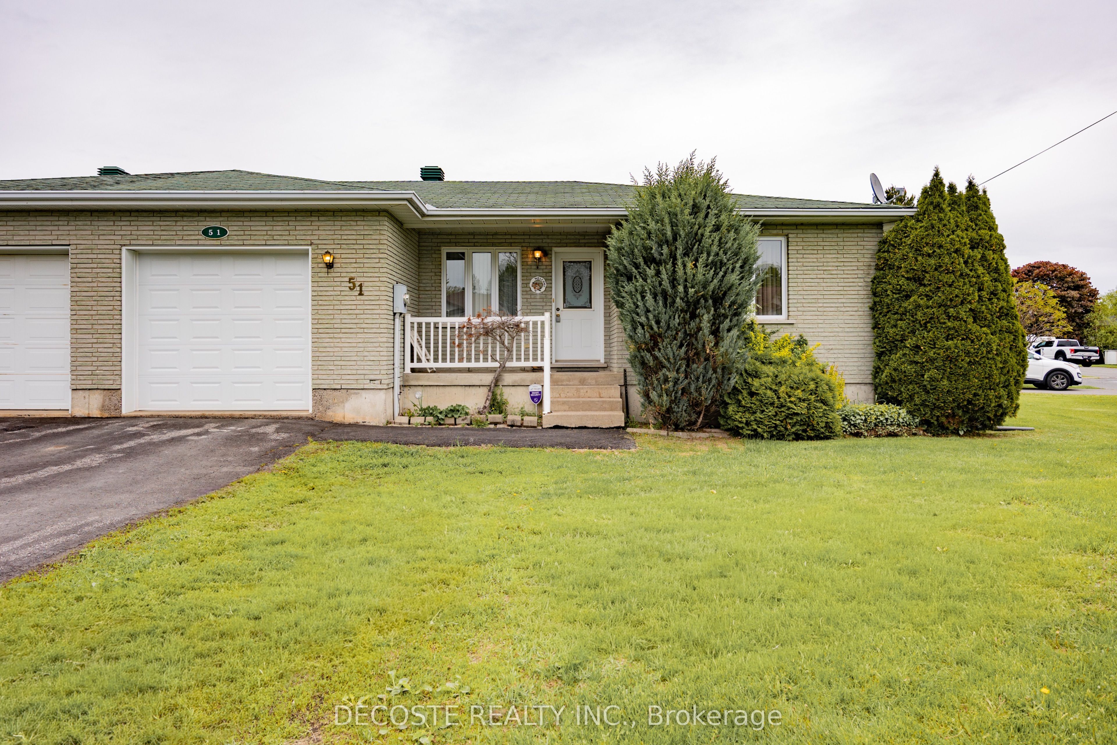 51 Sandfield Avenue N, North Glengarry, ON K0C 1A0